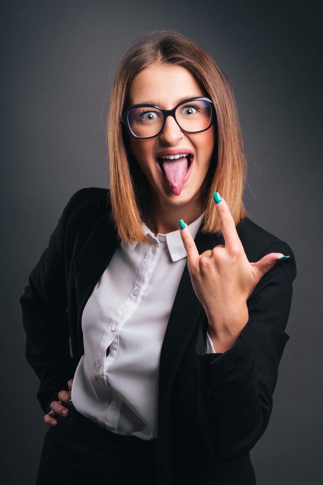 Portrait féminin décalé en studio