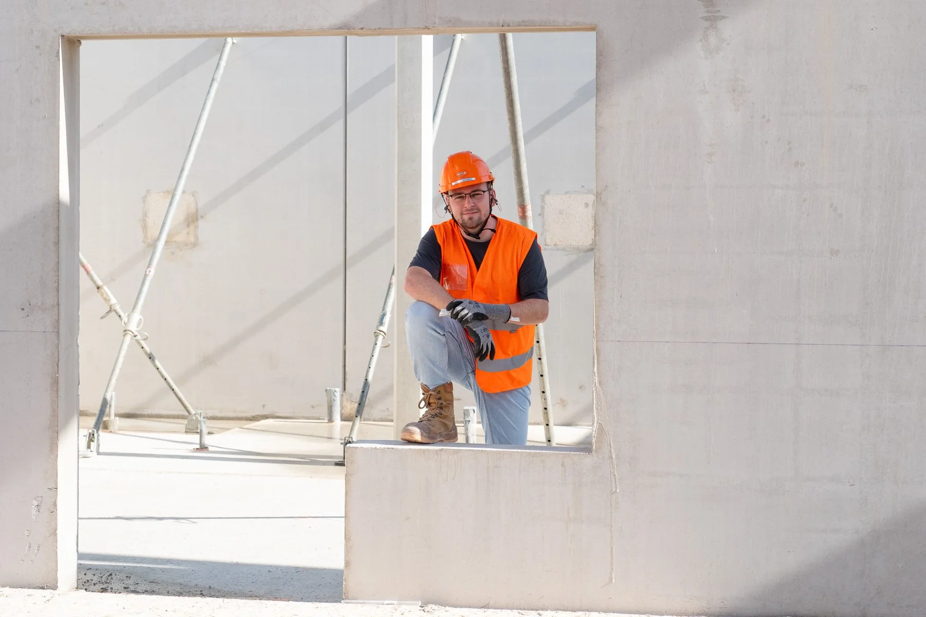 Portrait professionnel sur un chantier dans le BTP