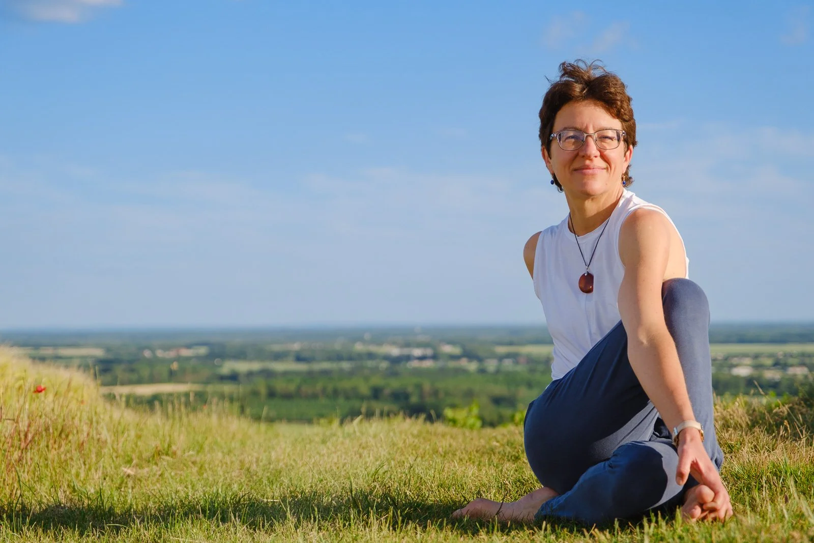 Portrait professionnel en extérieur, en lumière naturelle et flash