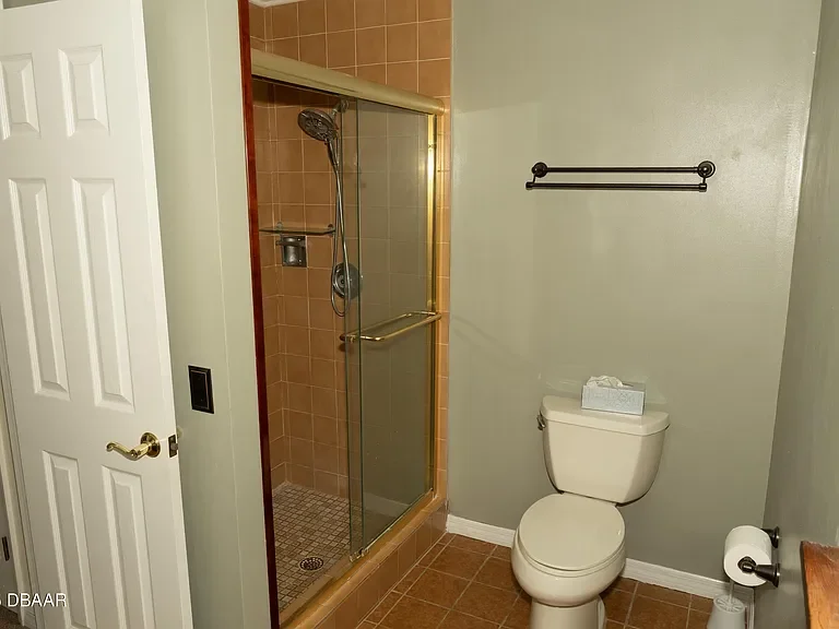 Back Bathroom 2.webp