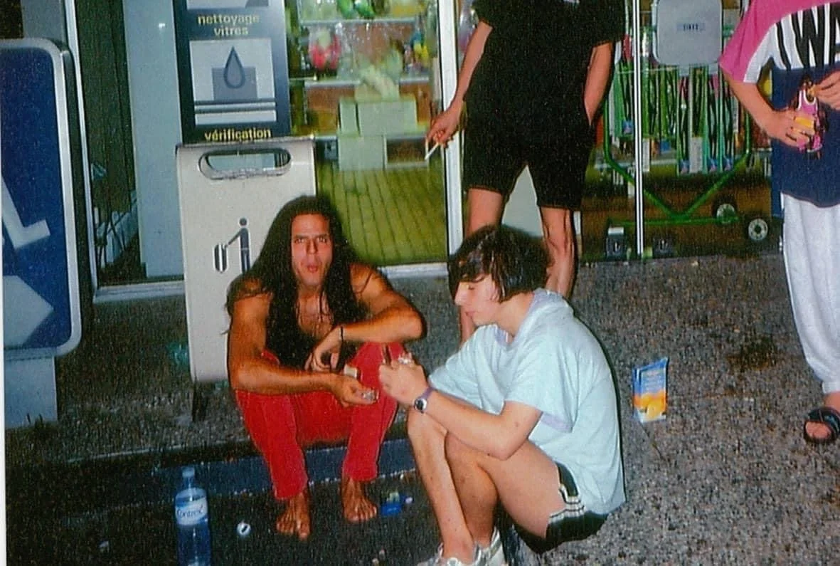 Aus dem Heim in Hassloch fuhren wir jedes Jahr in die Ferien, in die Normandie. Ich hielt es nicht aus ohne Biggi. Harald gab mir 200 Franc, brachte mich an die Autobahn, und ich trampte zurück. Der haut sowieso ab, sagten die anderen Erzieher. Hara