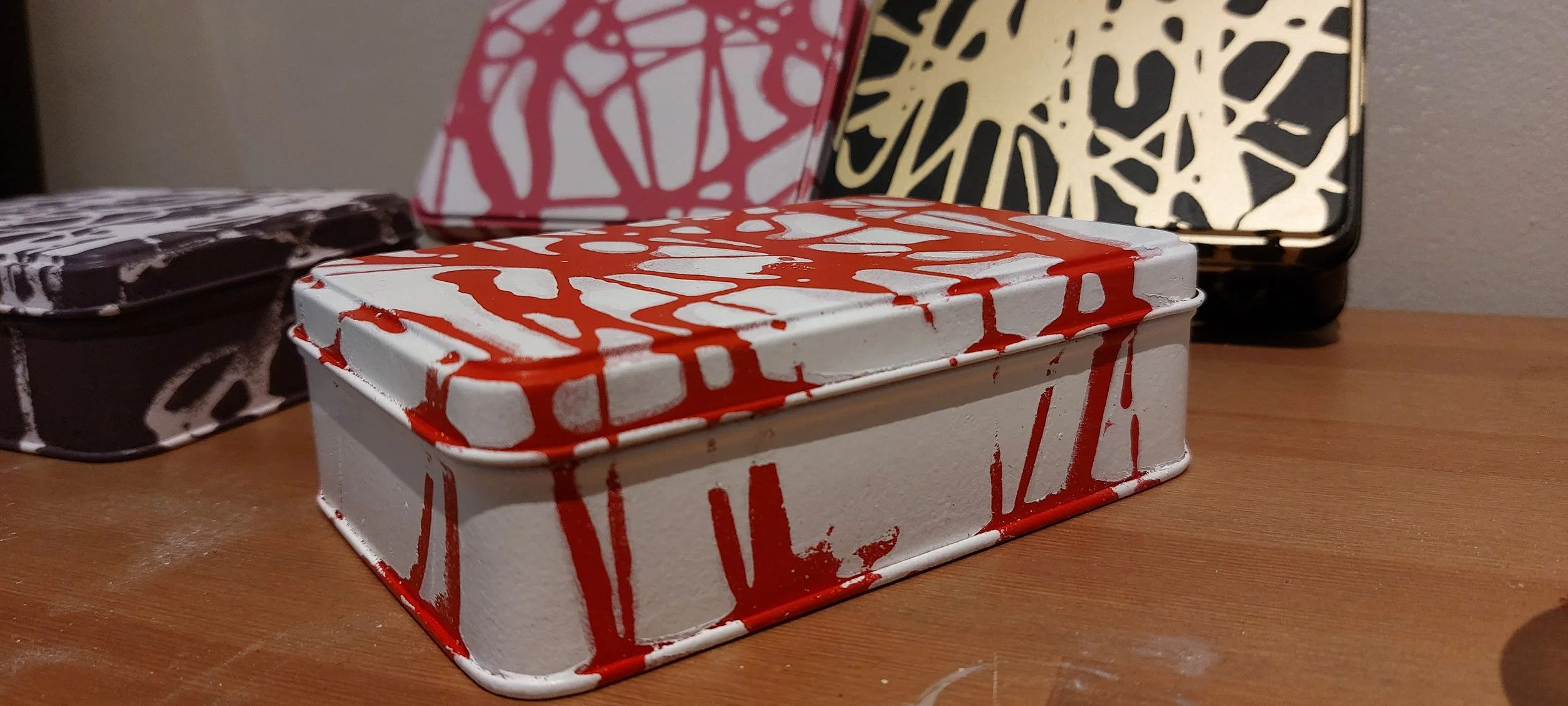 Dribble • Red : White.jpg