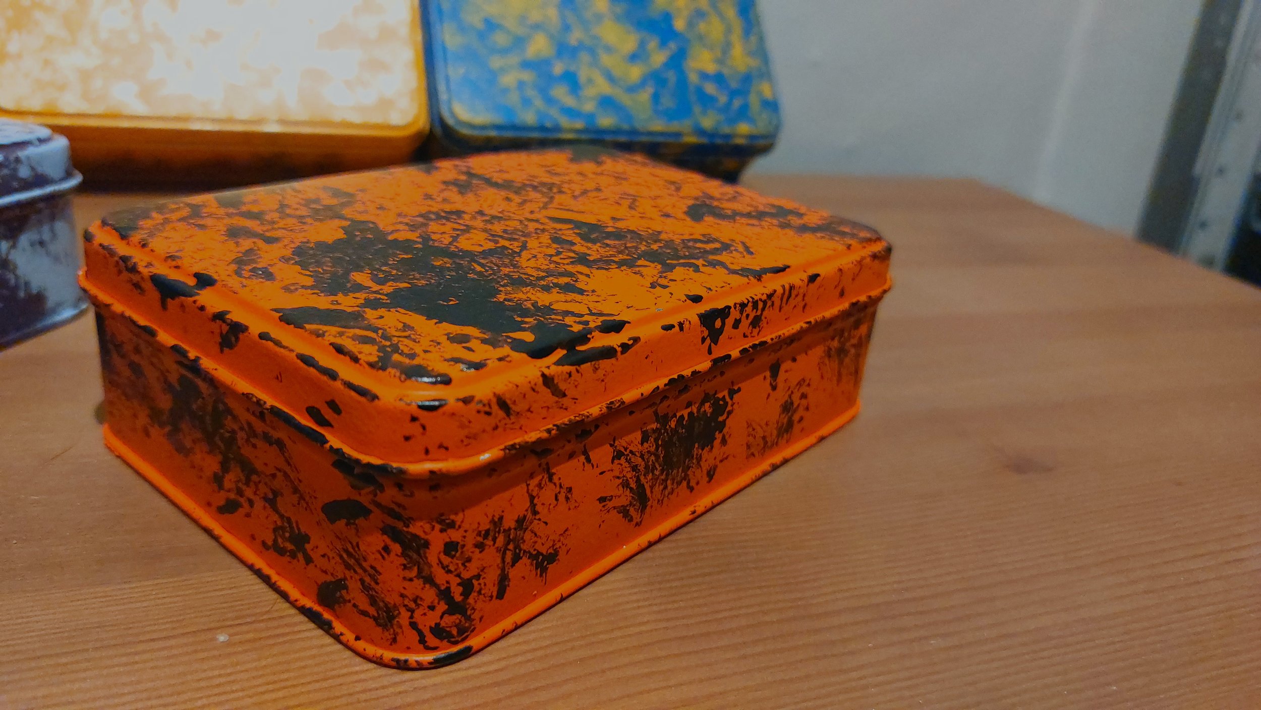 Large Tin • Marble