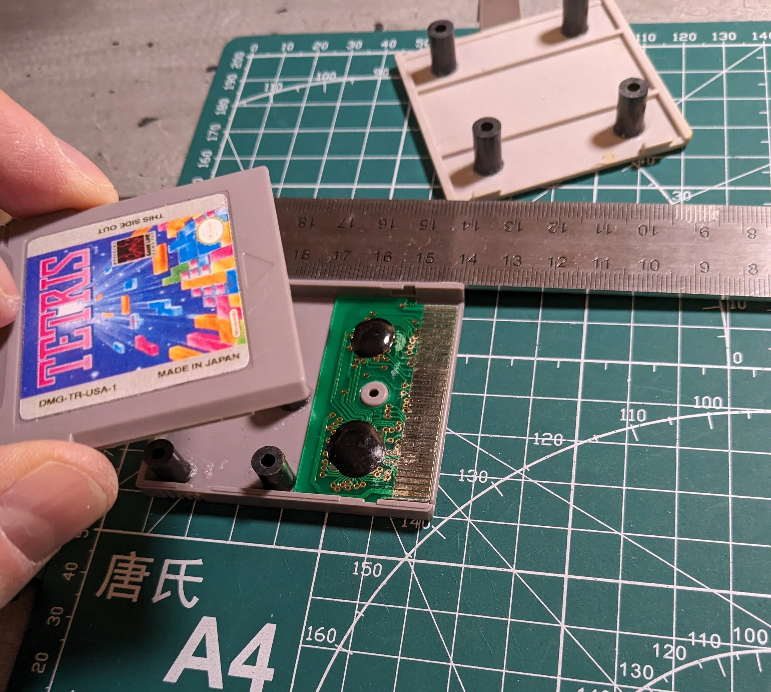 Assembling a Gameboy cartridge