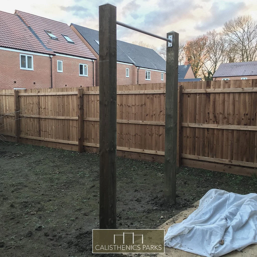 063 2017 garden pull up bar installation - Calisthenics Parks.jpg