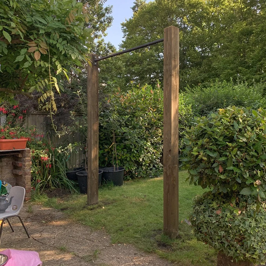 079 garden pull up bar.jpg