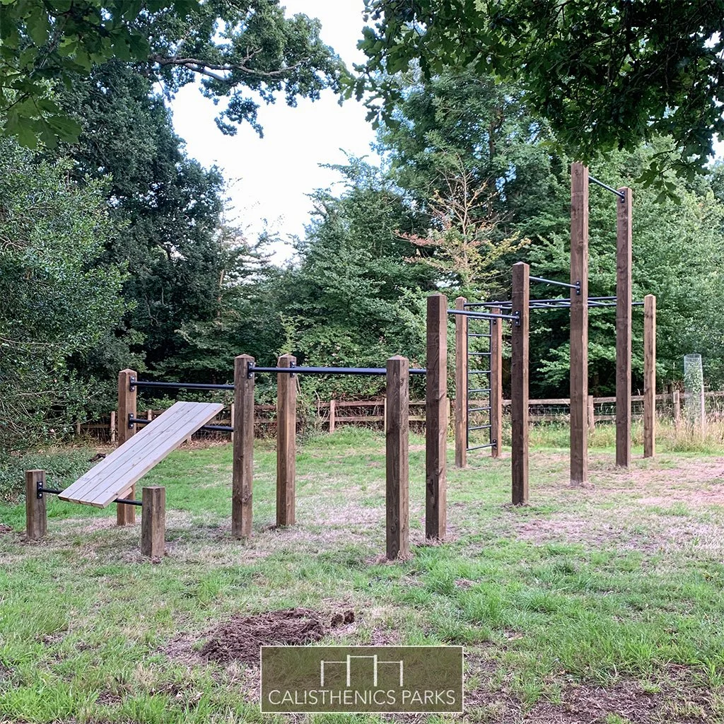 076 2020 garden calisthenics rig installation - Calisthenics Parks.jpg
