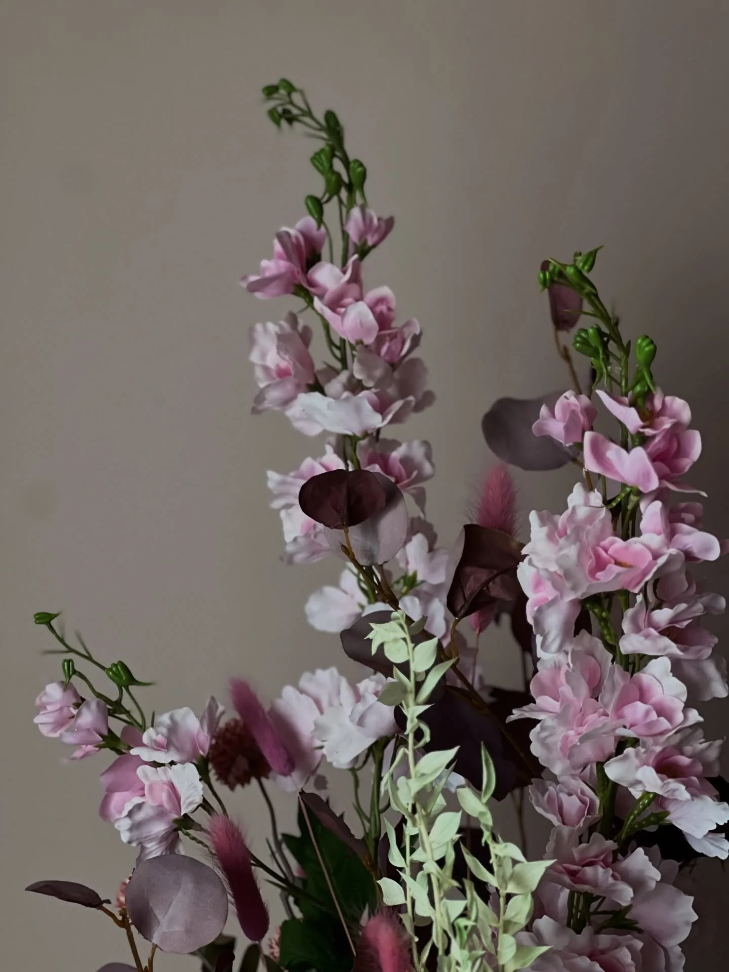 Un petit avant-go&ucirc;t de printemps 🌸🌿

Toi aussi tu attends avec impatience les beaux jours ? ☀️😎

📱 0680116847 ou DM 💬 si tu veux r&eacute;chauffer ton int&eacute;rieur avec quelques fleurs &eacute;ternelles 🌸✨

#fleursartificielles #fleur