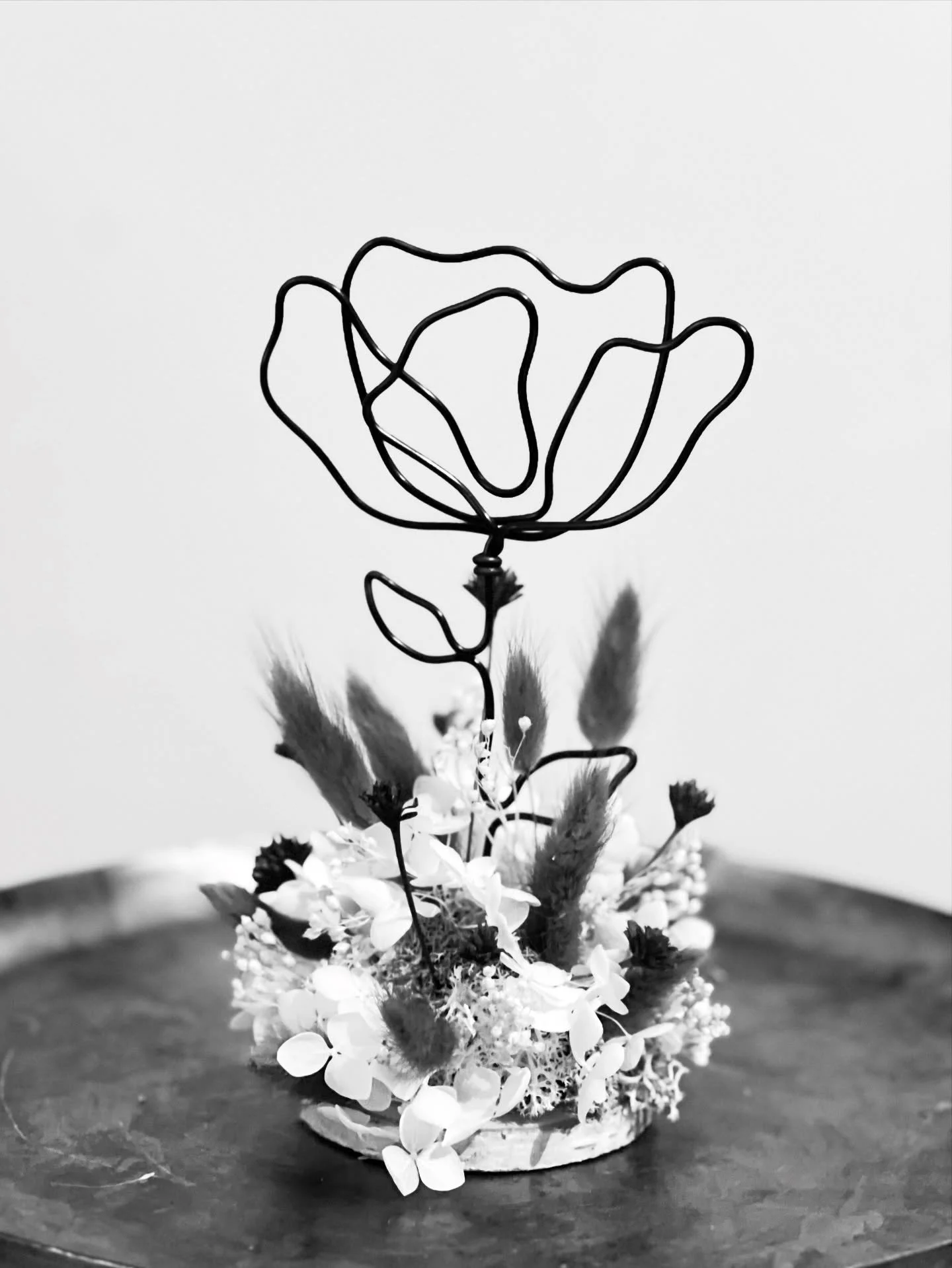 🌸 Une fleur &eacute;ternelle 🌸

&Agrave; d&eacute;cliner selon vos envies ! ✨

Et toi, de quelle couleur l&rsquo;imagines-tu ? 🌈 

➡️ Si tu veux ta fleur personnalis&eacute;e, envoie-moi un message en DM ou au 0680116847📱