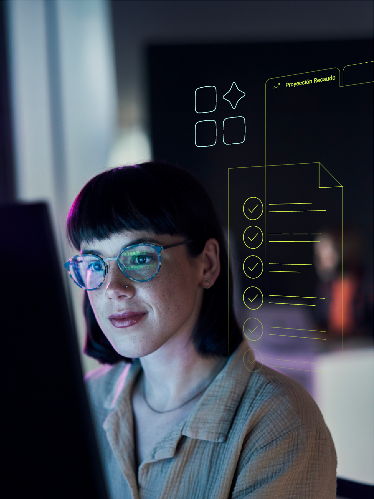 Mujer con gafas de montura redonda y cabello corto, sentada frente a una computadora en un ambiente oscuro, con gráficos y listas de verificación holográficas a su alrededor.