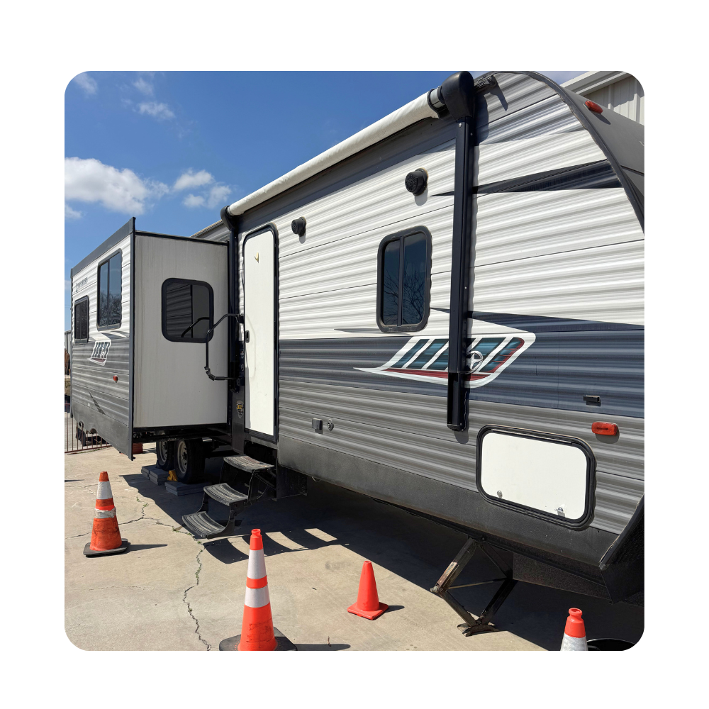 MC10128 - 2018 Crossroads Longhorn RV 2.png