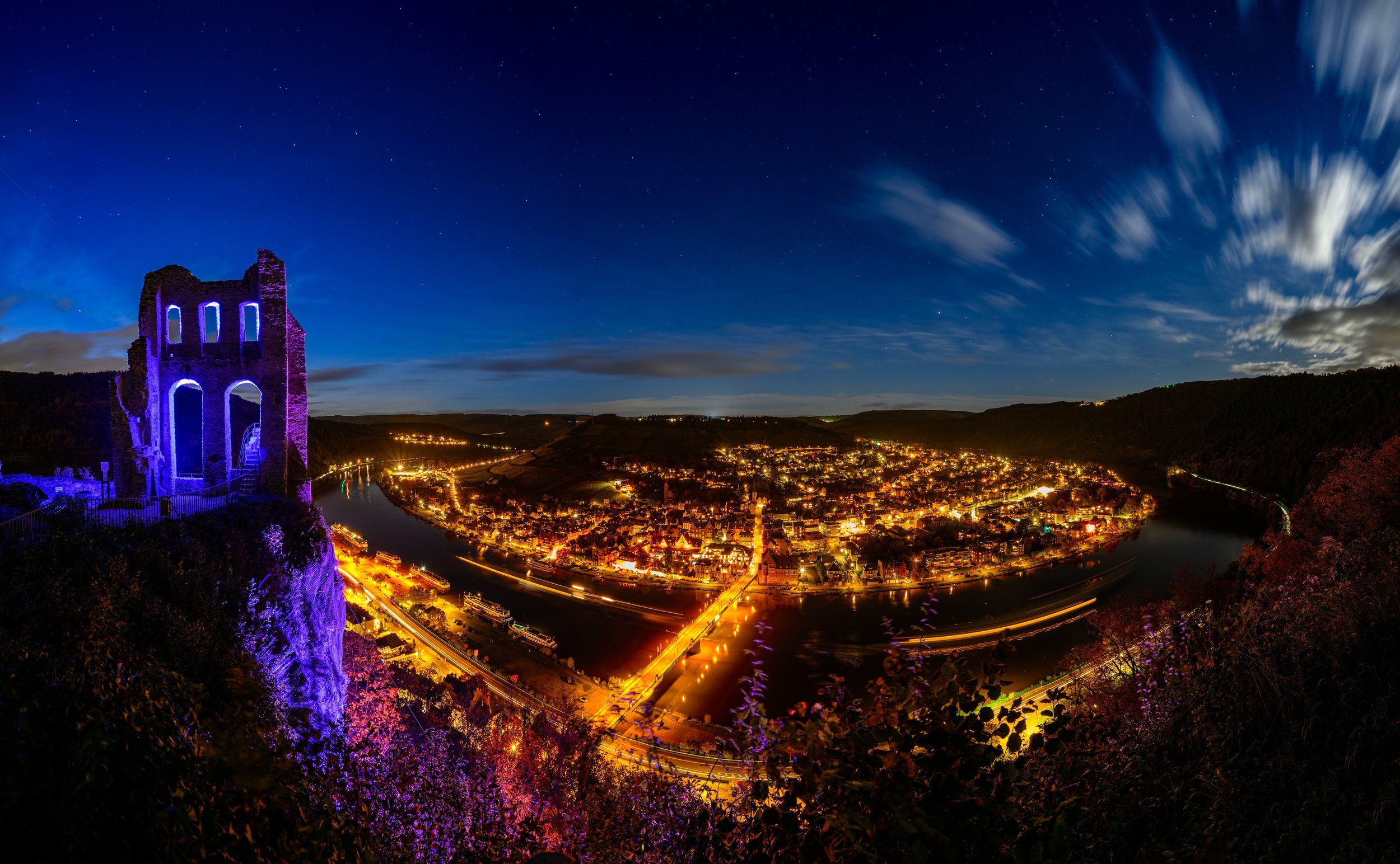 Nachtaufnahme Traben-Trarbach mit Grevenburg Ruine