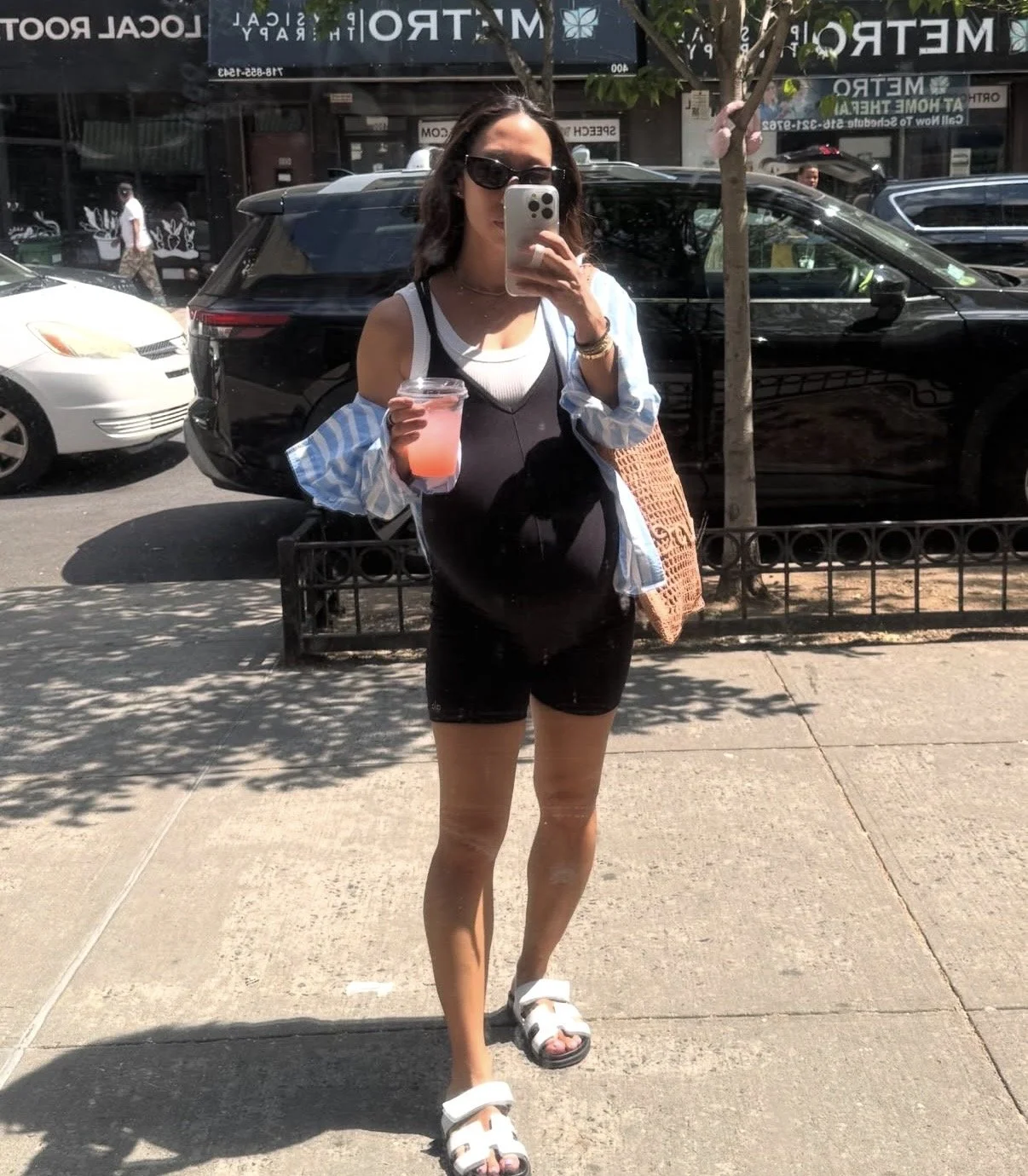 the street style and fashion of KAtie Postyn of KLP STYLED who is a perosonal stylist and fashion aadvisor in brooklyn ny and new york city NYC. she is a personal stylist who does in home cloet edits, shops for you and does lookbooks and vacation sty