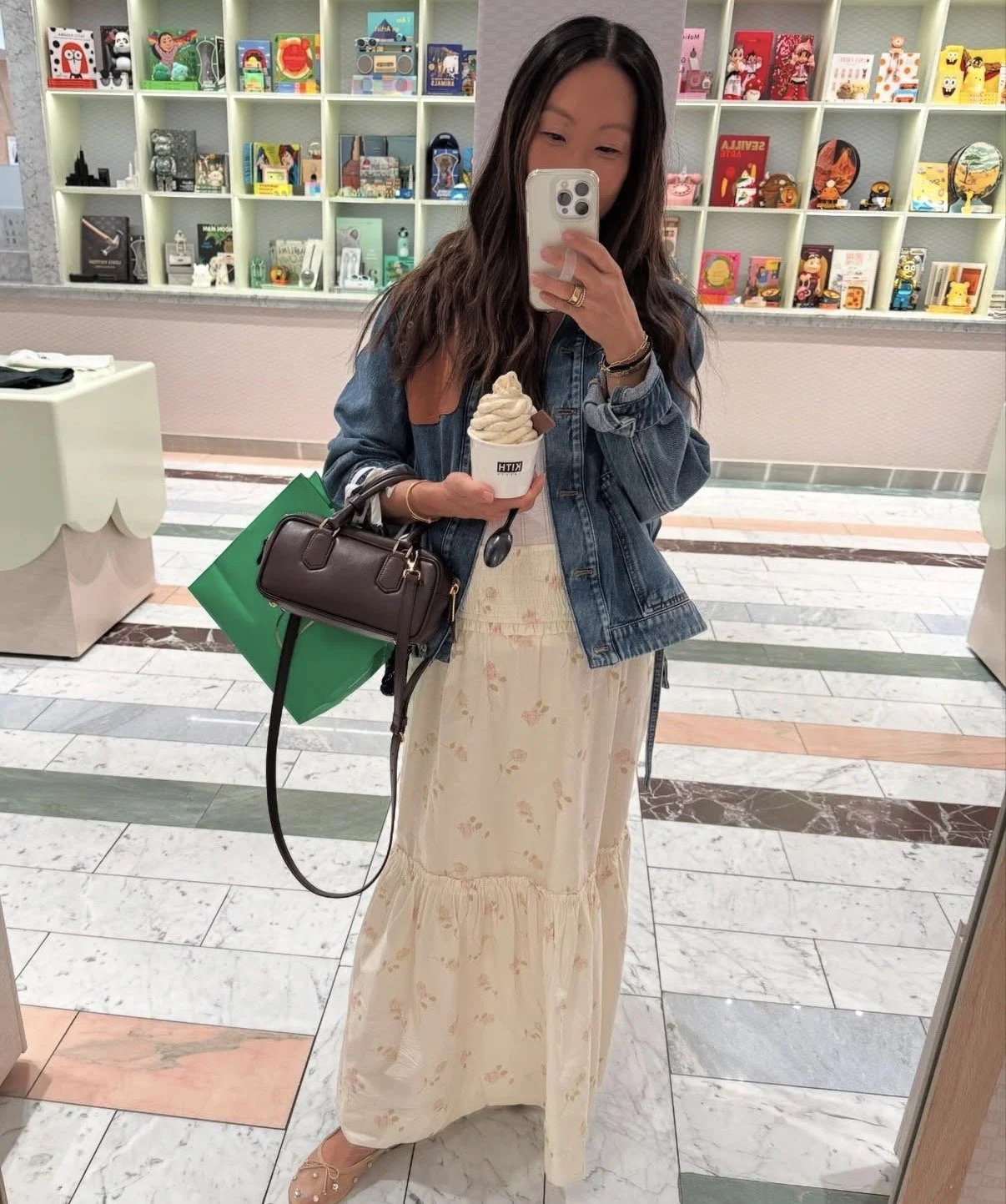 the street style and fashion of KAtie Postyn of KLP STYLED who is a perosonal stylist and fashion aadvisor in brooklyn ny and new york city NYC. she is a personal stylist who does in home cloet edits, shops for you and does lookbooks and vacation sty