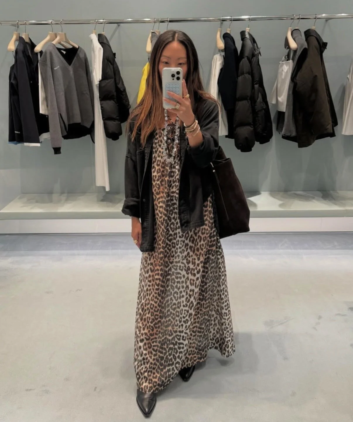 the street style and fashion of KAtie Postyn of KLP STYLED who is a perosonal stylist and fashion aadvisor in brooklyn ny and new york city NYC. she is a personal stylist who does in home cloet edits, shops for you and does lookbooks and vacation sty