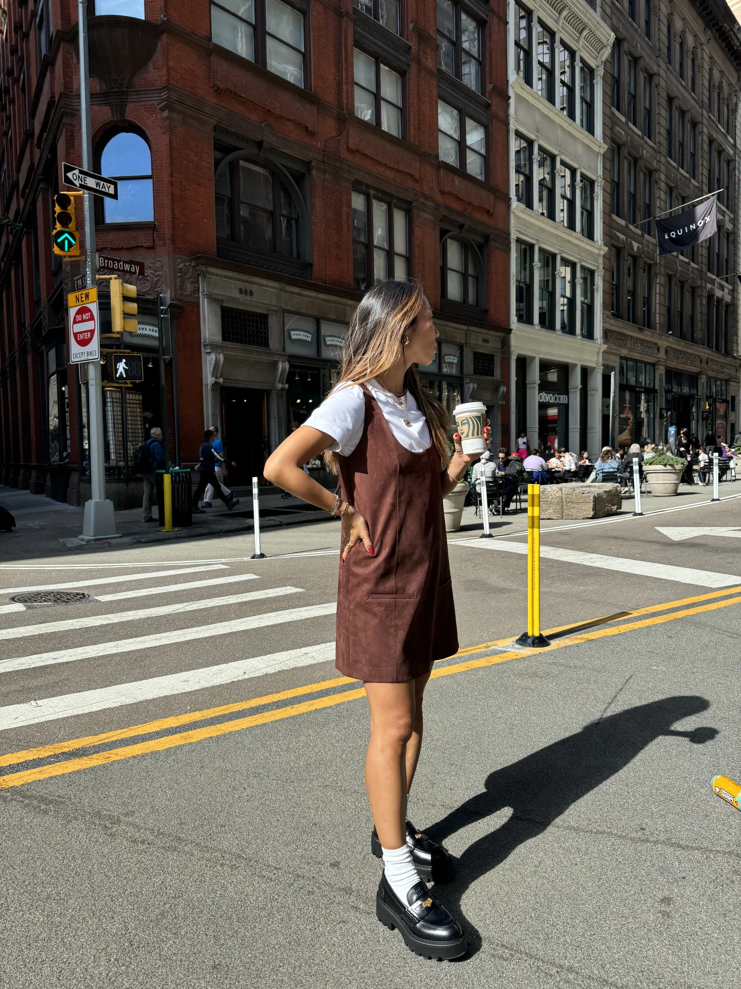 the street style and fashion of KAtie Postyn of KLP STYLED who is a perosonal stylist and fashion aadvisor in brooklyn ny and new york city NYC. she is a personal stylist who does in home cloet edits, shops for you and does lookbooks and vacation sty