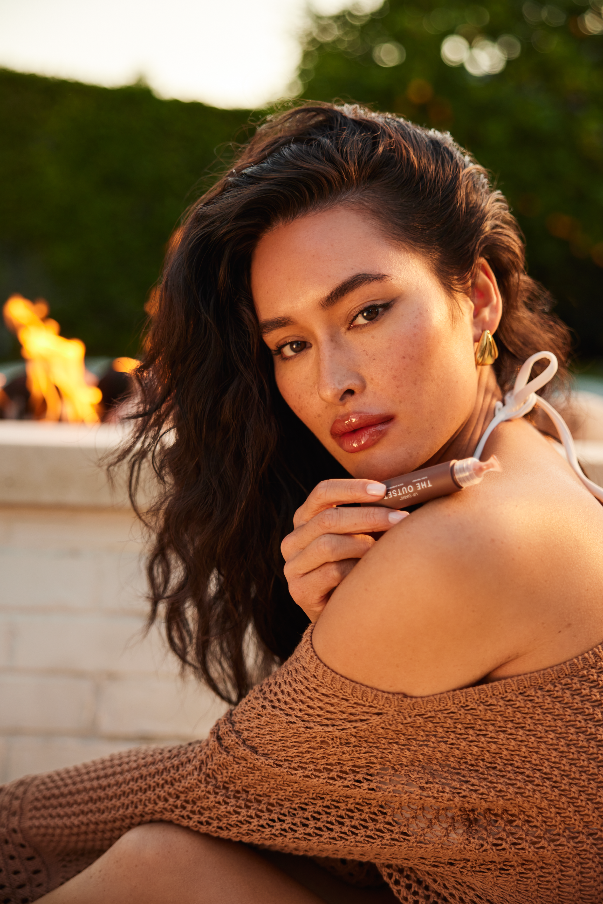 Scarlett Johansson styled by Katie Postyn of KLP STYLED for the Lip Oasis Resort photoshoot. KLP STYLED is a new york city based personal styling service / personal stylist in brooklyn new york and new york city. high end personal styling and fashion