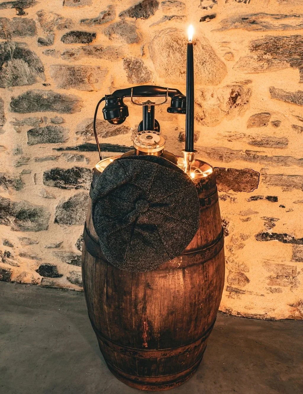 Téléphone ancien – accessoire déco Speakeasy style club clandestin