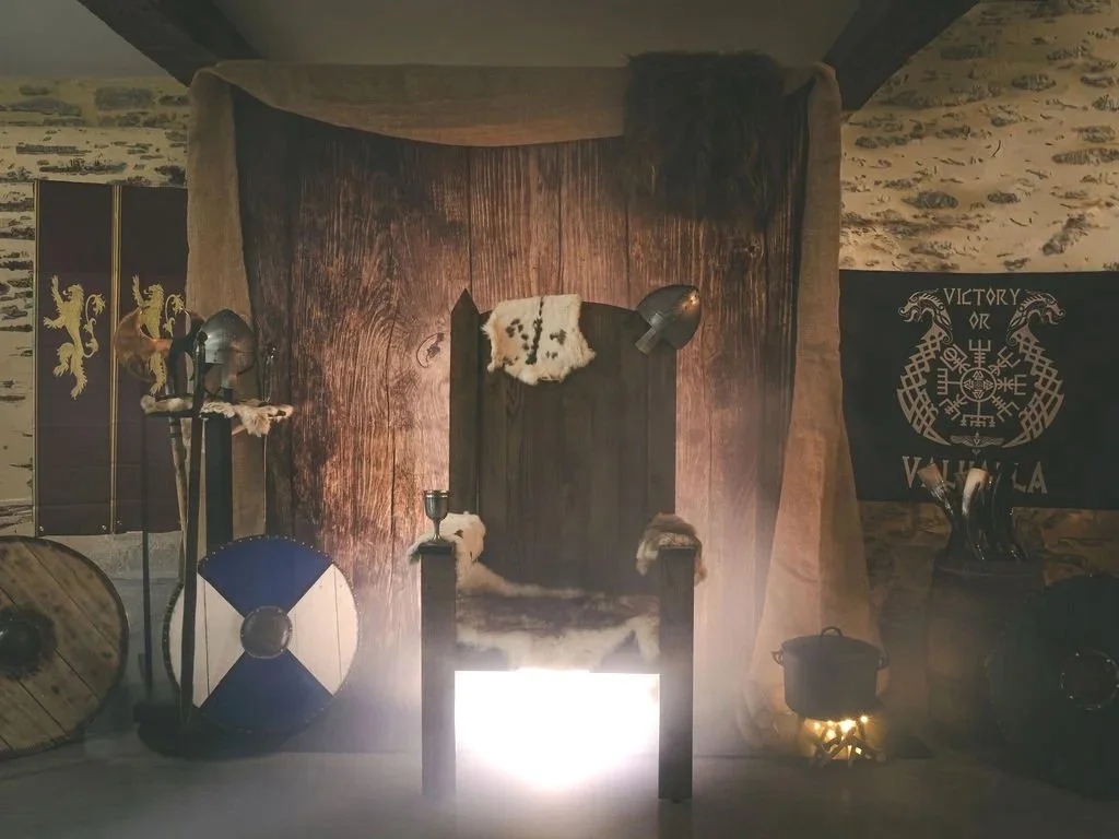 Décor Viking immersif à louer à Nantes pour anniversaire adulte ou événement privé – ambiance nordique et authentique