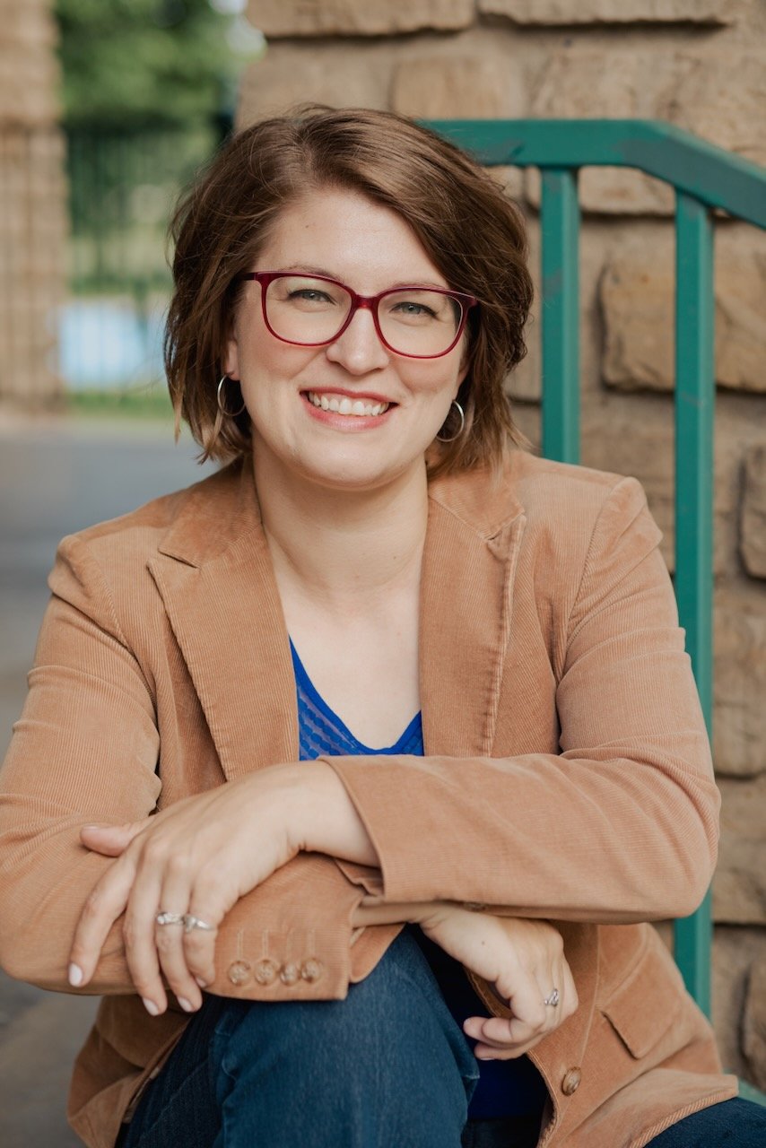 Elizabeth Peters, LMSW therapist using EMDR and somatic therapies in Wichita KS