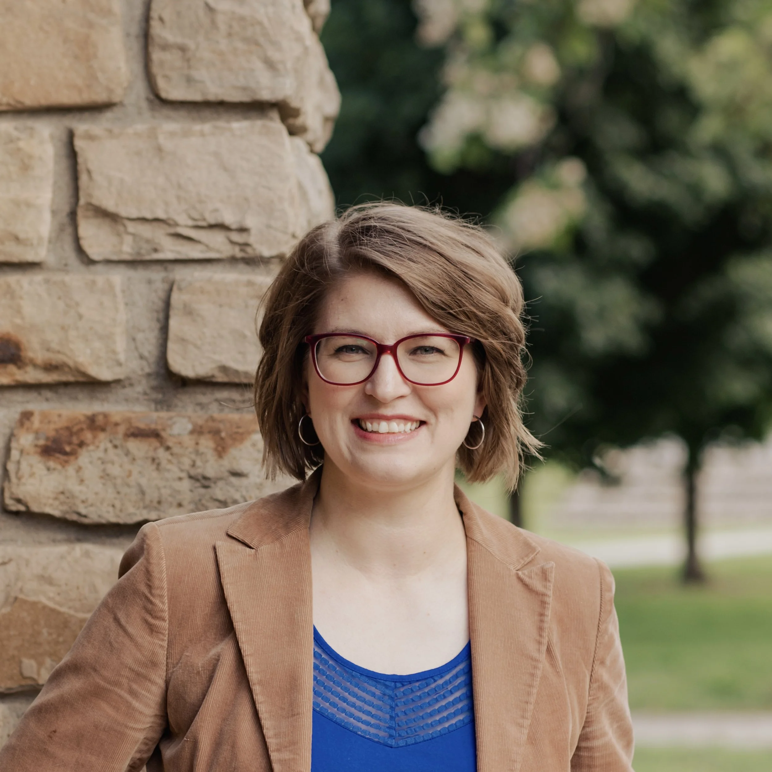 Elizabeth Peters, LMSW therapist using EMDR and somatic therapies in Wichita KS