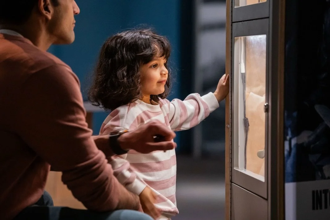 We had such a special time with @childrensmuseumatlanta at their Tuskeegee Opening:  Aim High Soaring with the Tuskeegee Airmen exhibit! 
Look at these faces exploring and learning! 
.
.
.
#eventphotograpy #atlantaphotography #caseygford #childrensmu