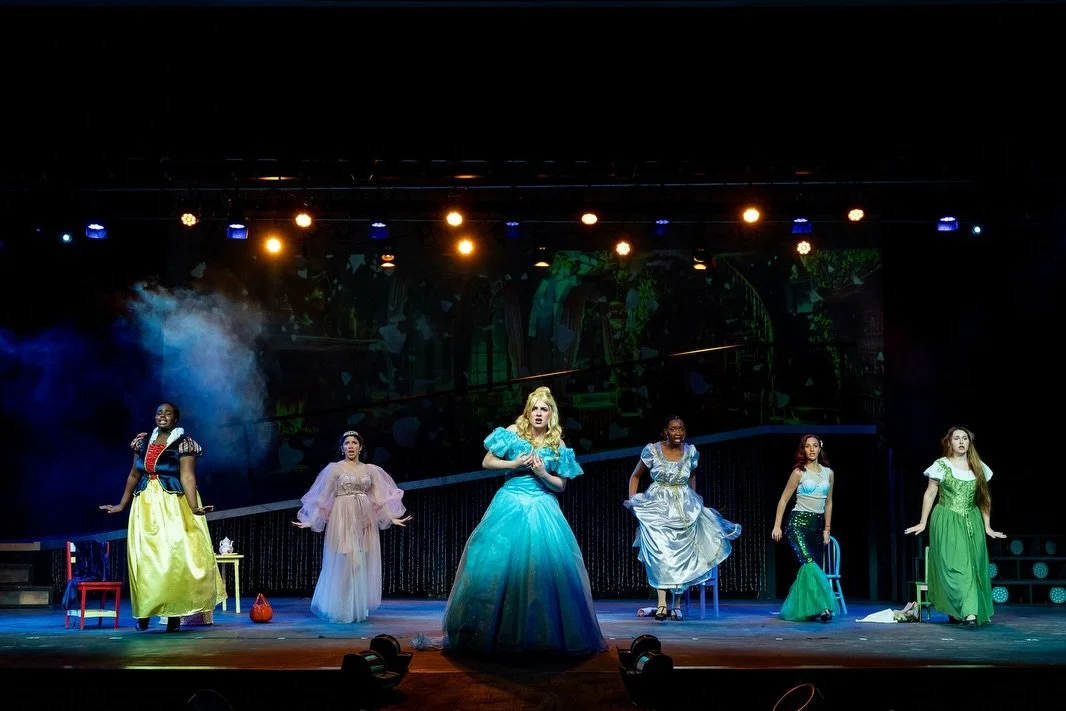 Can we take a minute to talk about the talent at @sota_theatre ?? Loved capturing these production photos of their Once Upon A One More Time ❤️🎶 Bravo cast and crew!!!