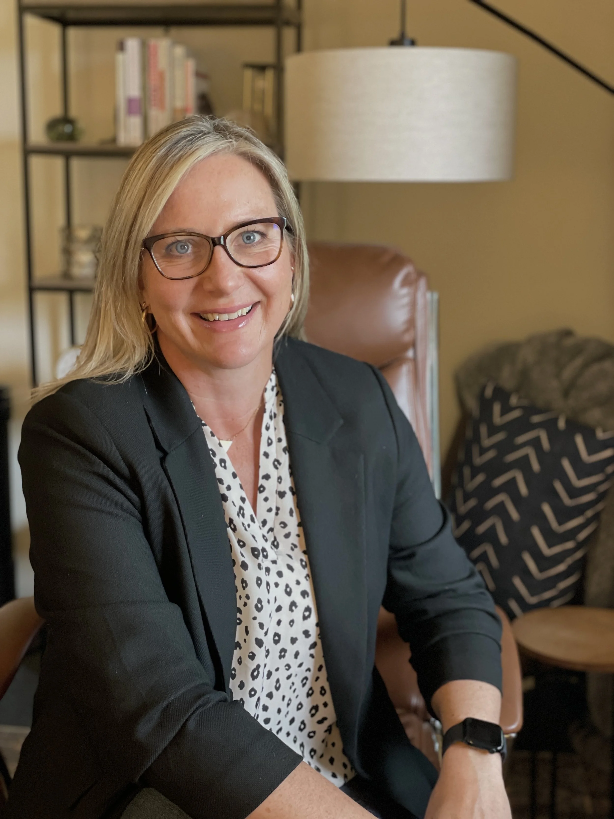 Karin Lyon | Therapist