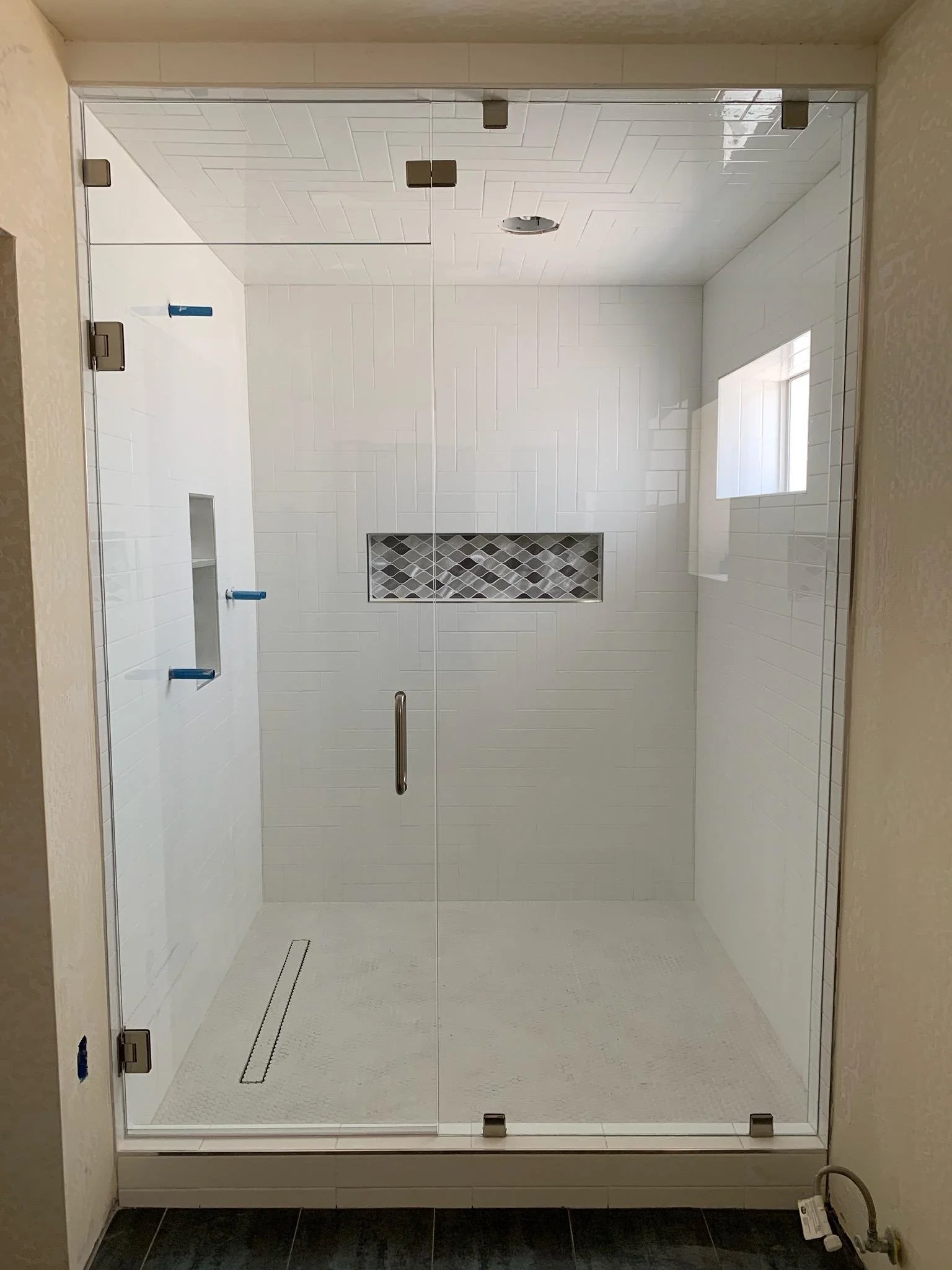 frameless-shower-double-head-01.jpg