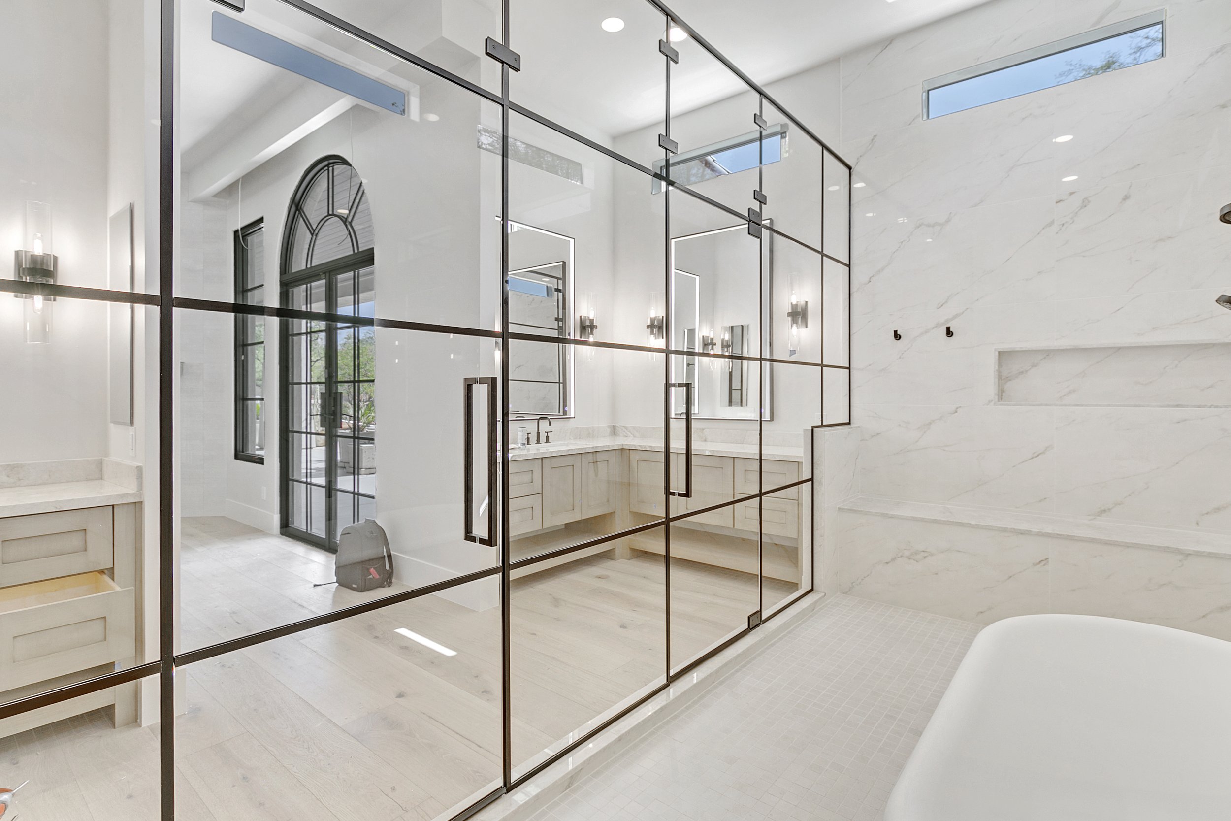 industrial-grid-frameless-shower-01.jpg