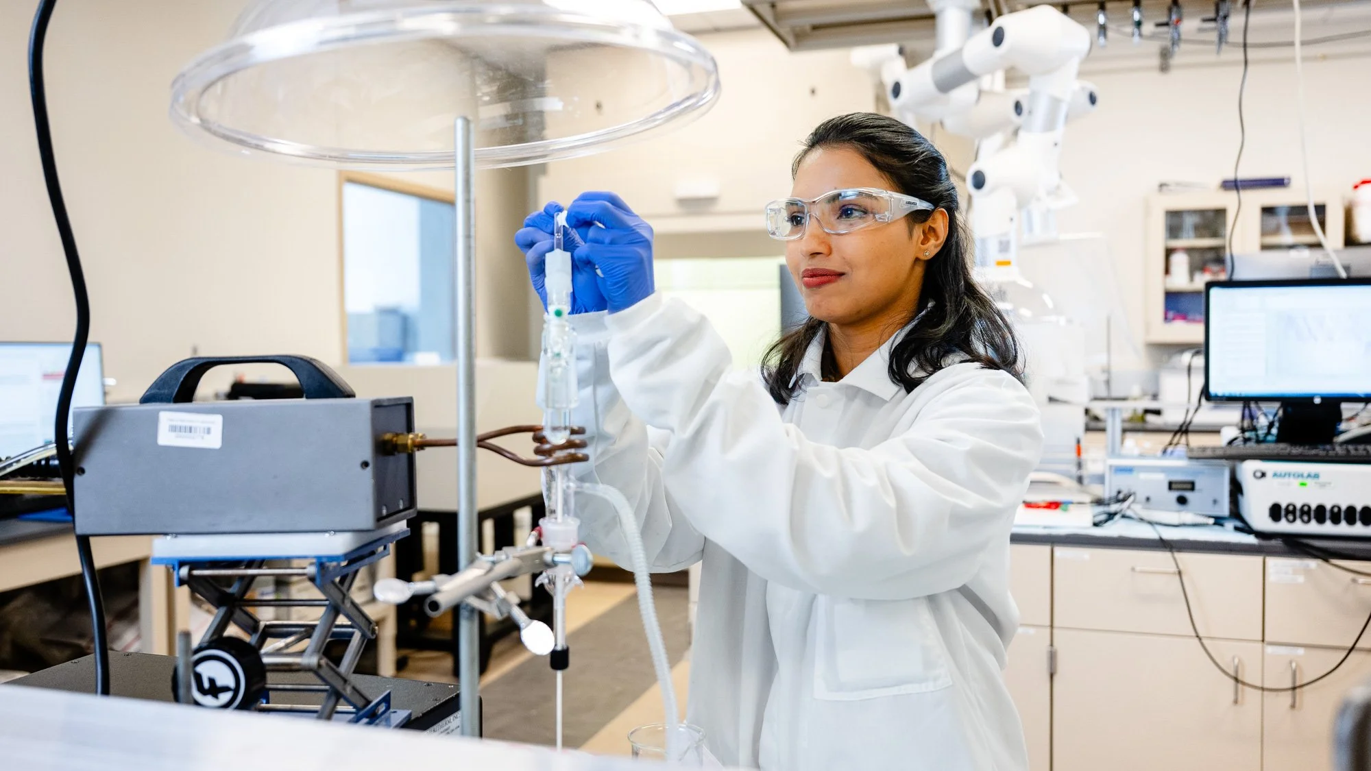 34588D_028_MSD_Pietro Papa Lopes electrochemistry lab_WEB_16x9.jpg