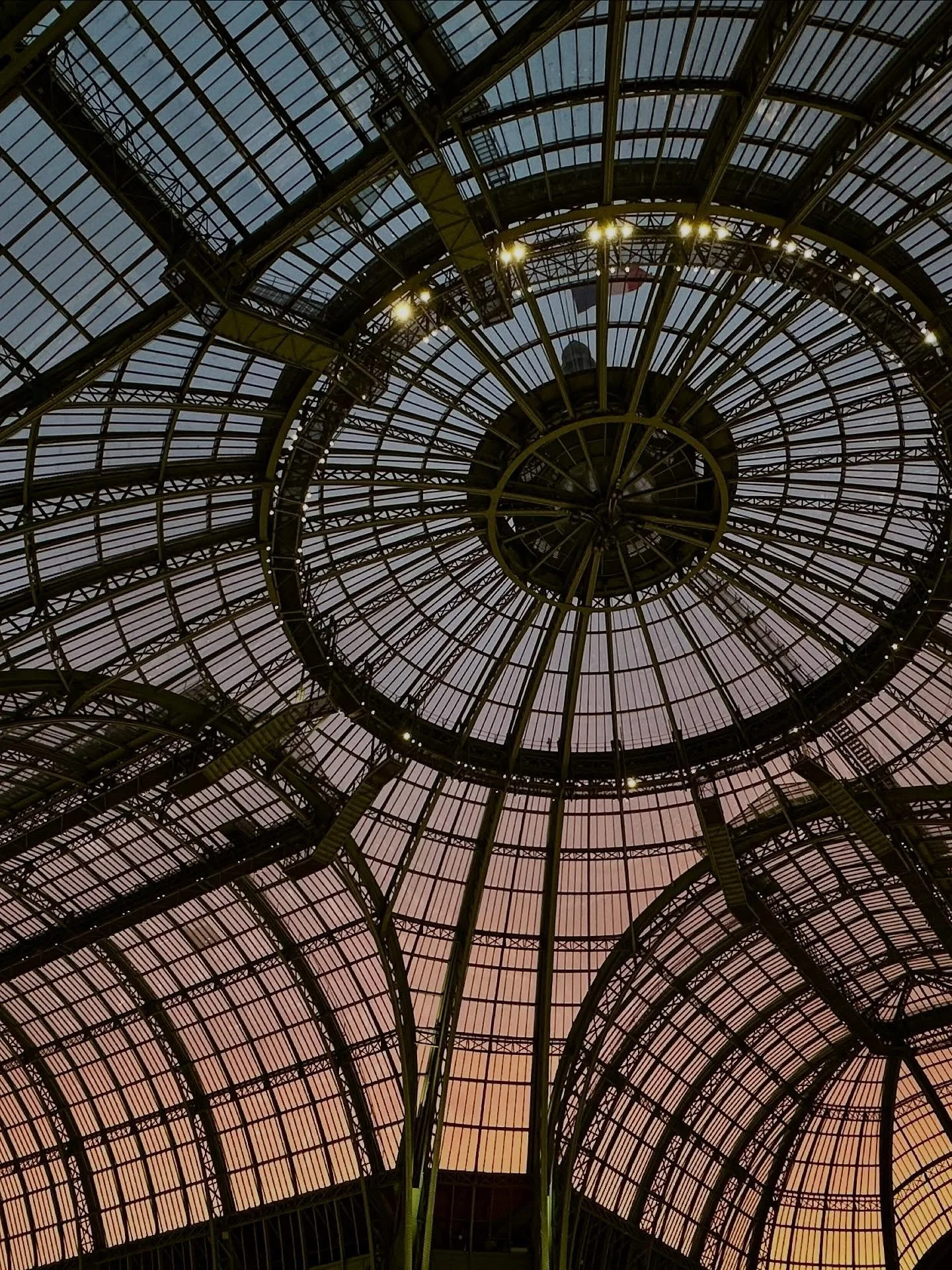 Heading back home so exhausted but happy after Paris Photo 2025. Hosted in the majestic and elegant structure of the Grand Palais, this was again a sublime celebration of photography in all its forms and its diversity. And above all, the splendor of 