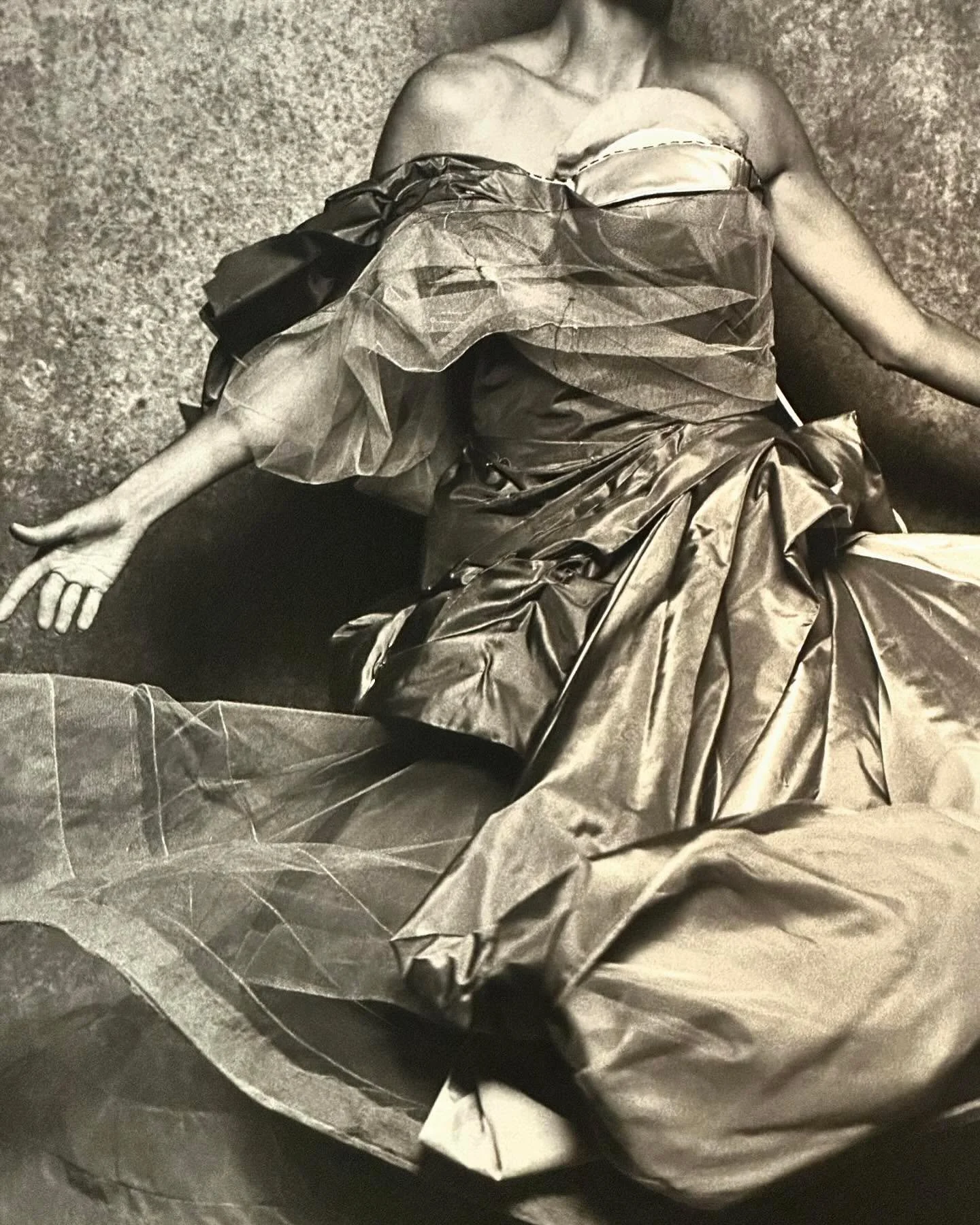 What a marvelous evening it was: Opening of the exhibition &bdquo;DIOR / LINDBERGH&ldquo; at La Galerie Dior in Paris! Beautiful fashion, dreamlike setting, beautiful people, loads of champagne and Peter&lsquo;s fascinating photographs for Dior. Pure