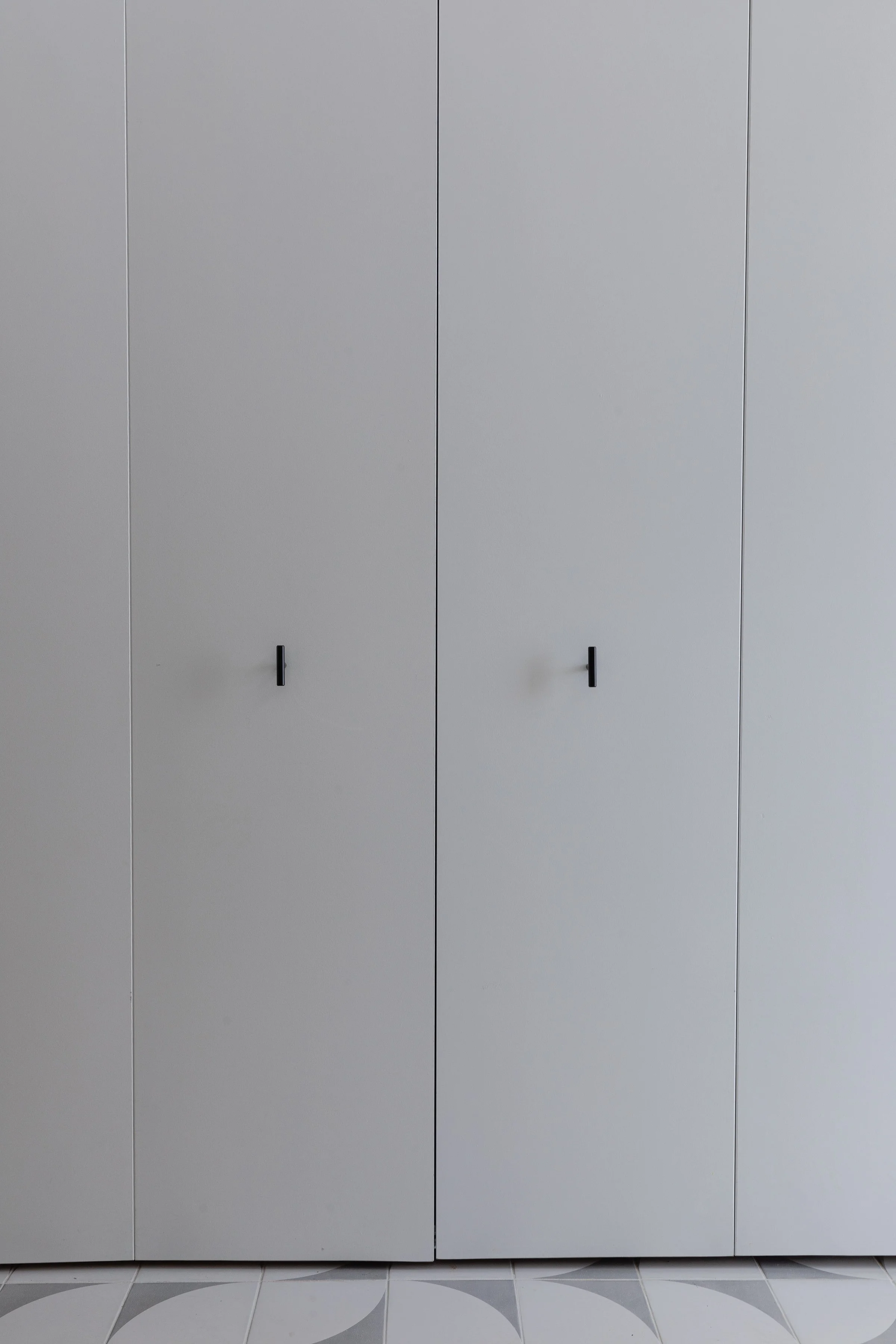 Winnipeg residential entrance by Canvas Design Studio