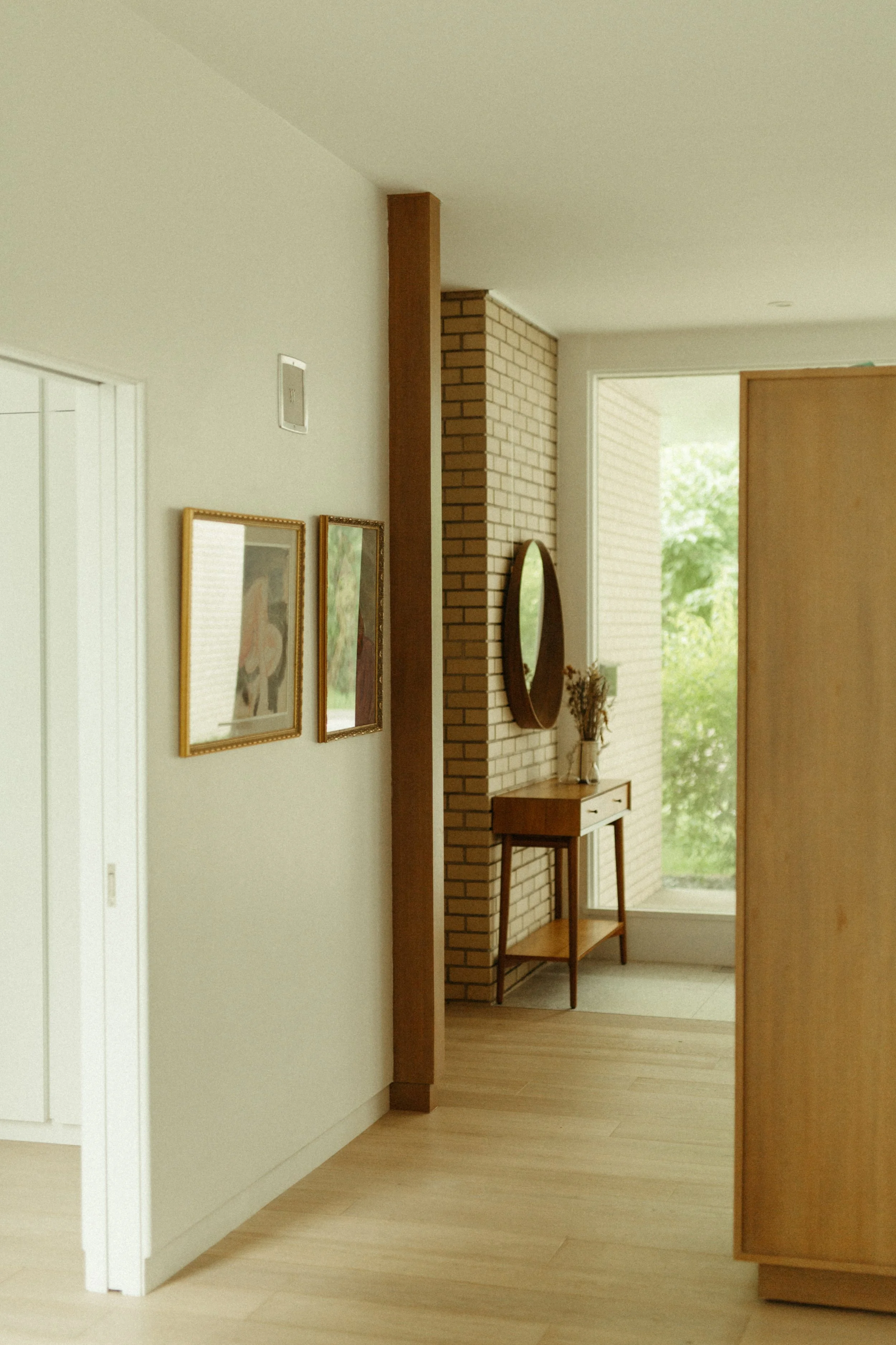 Winnipeg residential entrance by Canvas Design Studio