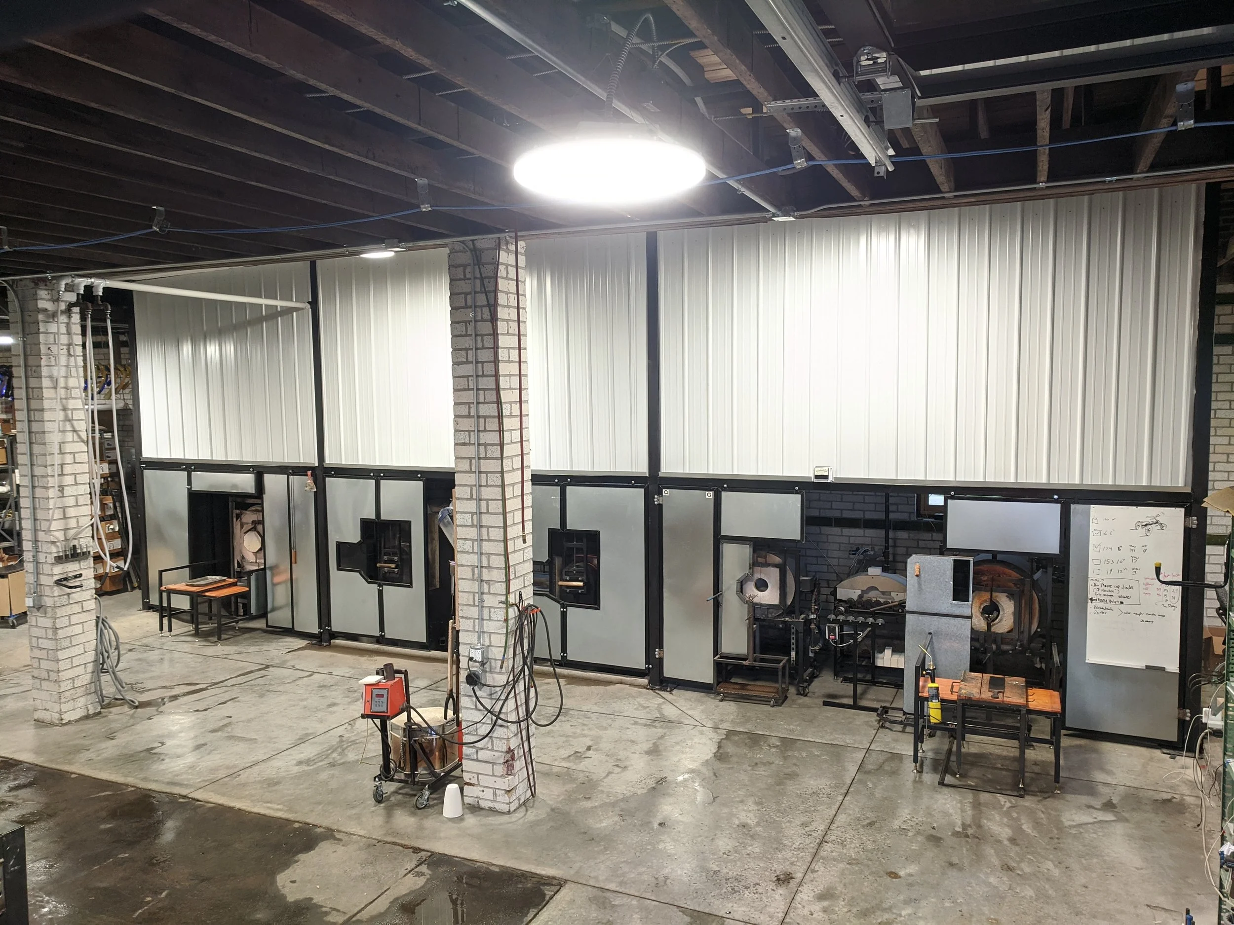 Ventilation Hood:
Designed and fabricated ventilation hood and insulating panels for new hotshop. Also installed and plumbed all equipment. 2020.