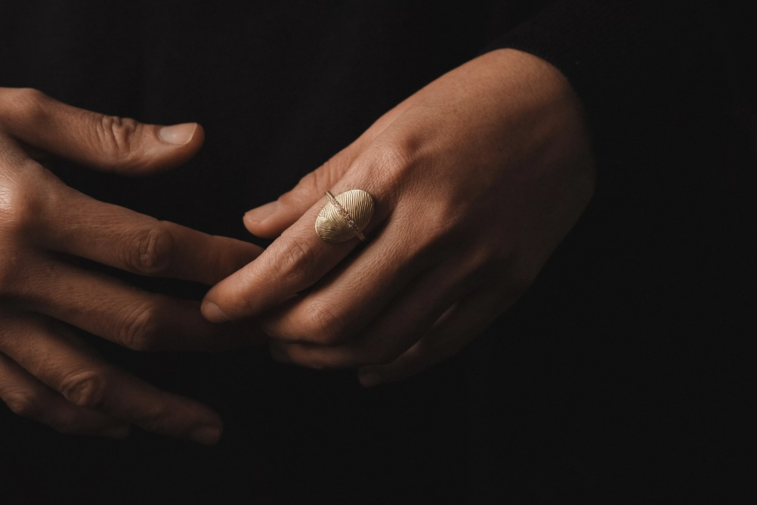 Photo de Ludivine Le Cornec 17:17 joaillerie bijou en or 18 carat et diamants
