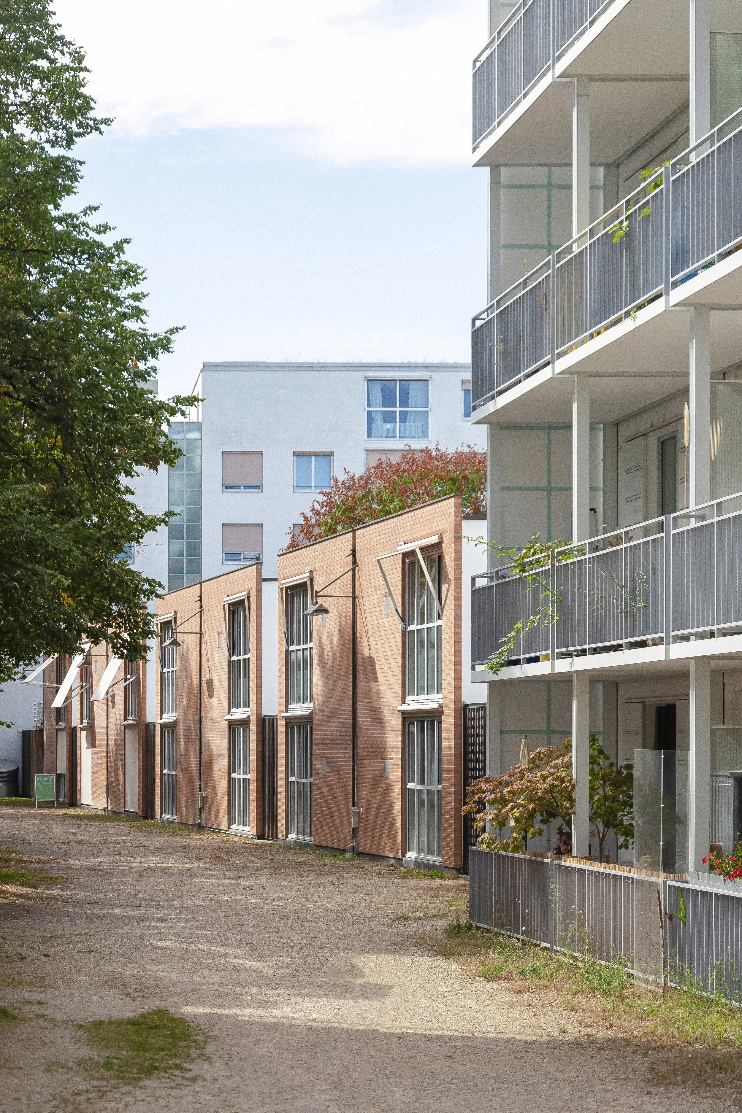 Apartment buildings Hammerstrasse Basel, Diener & Diener Architekten - Ateliers and balconies