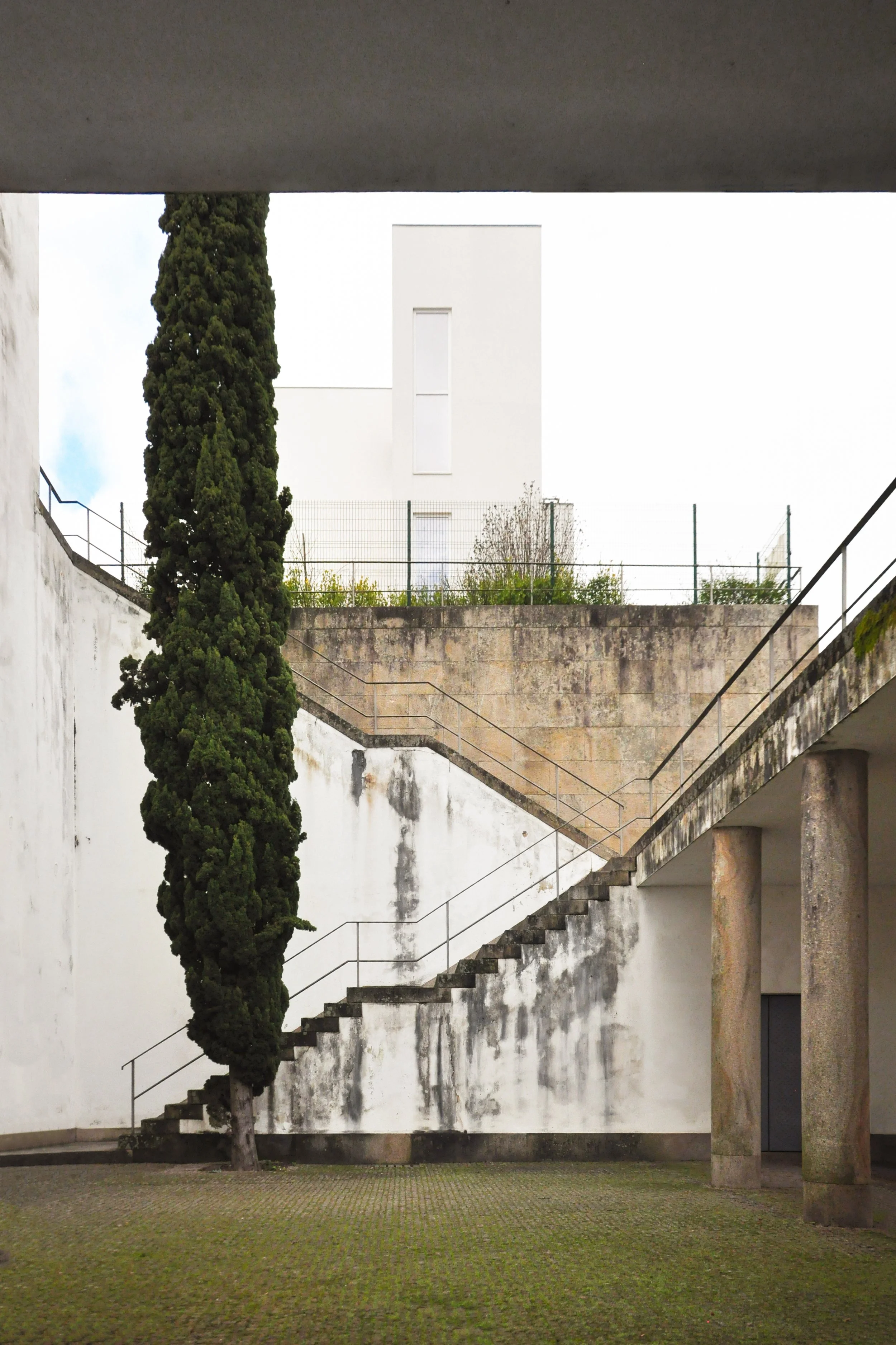 Santa Maria Church Marco de Canaveses, Álvaro Siza Vieira - Courtyard