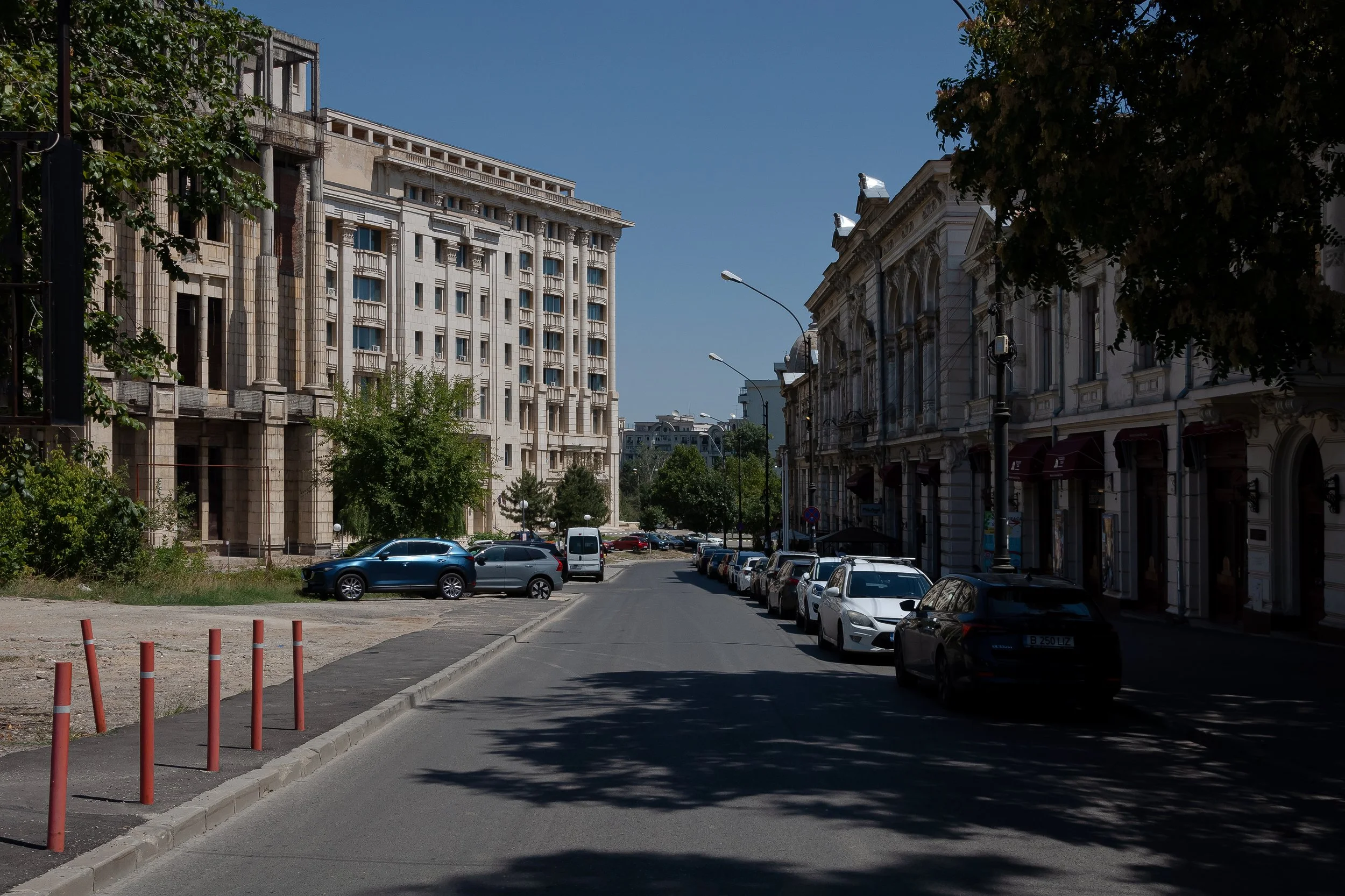 Academia Romana face-to-face with Palatul Bragadiru, in Uranus neighbourhood Bucharest