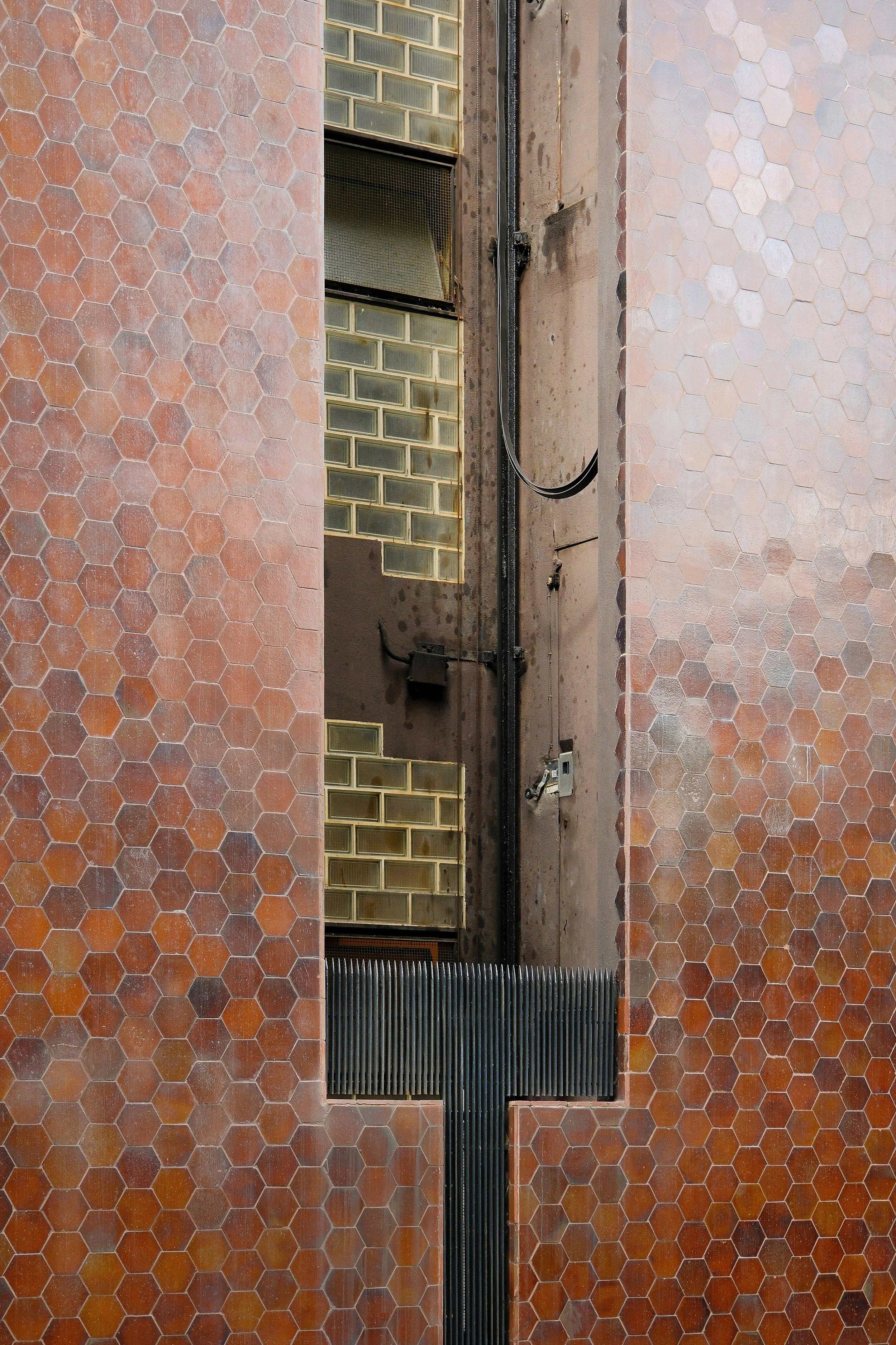 Apartment building Via Massena 18 Milano, Luigi Caccia Dominioni - Lift