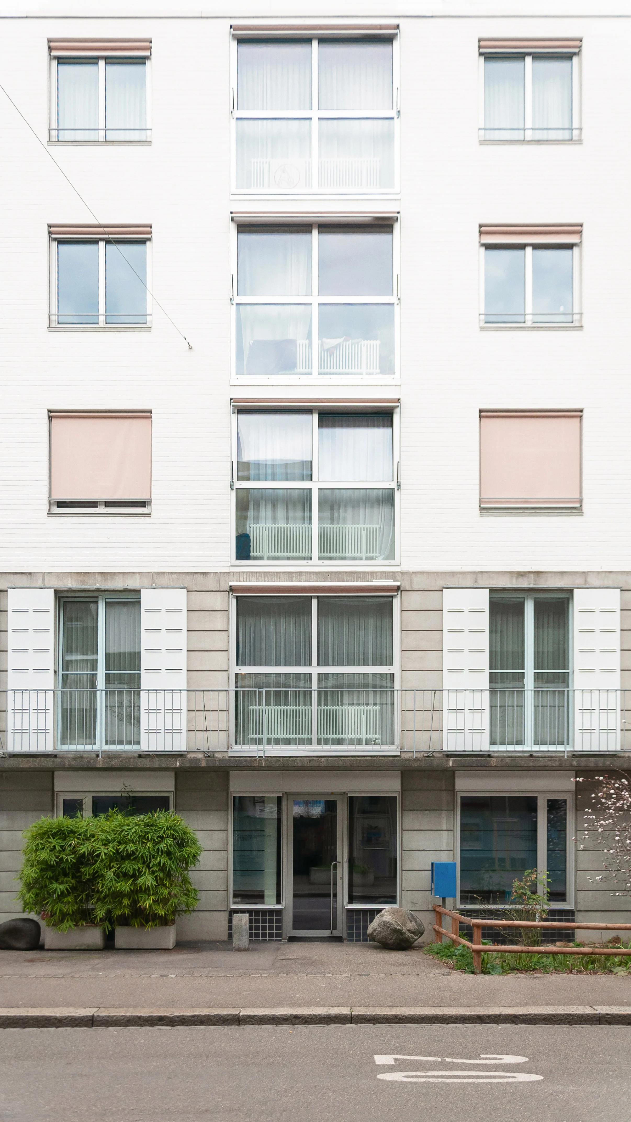 Apartment buildings Hammerstrasse Basel, Diener & Diener Architekten - Street