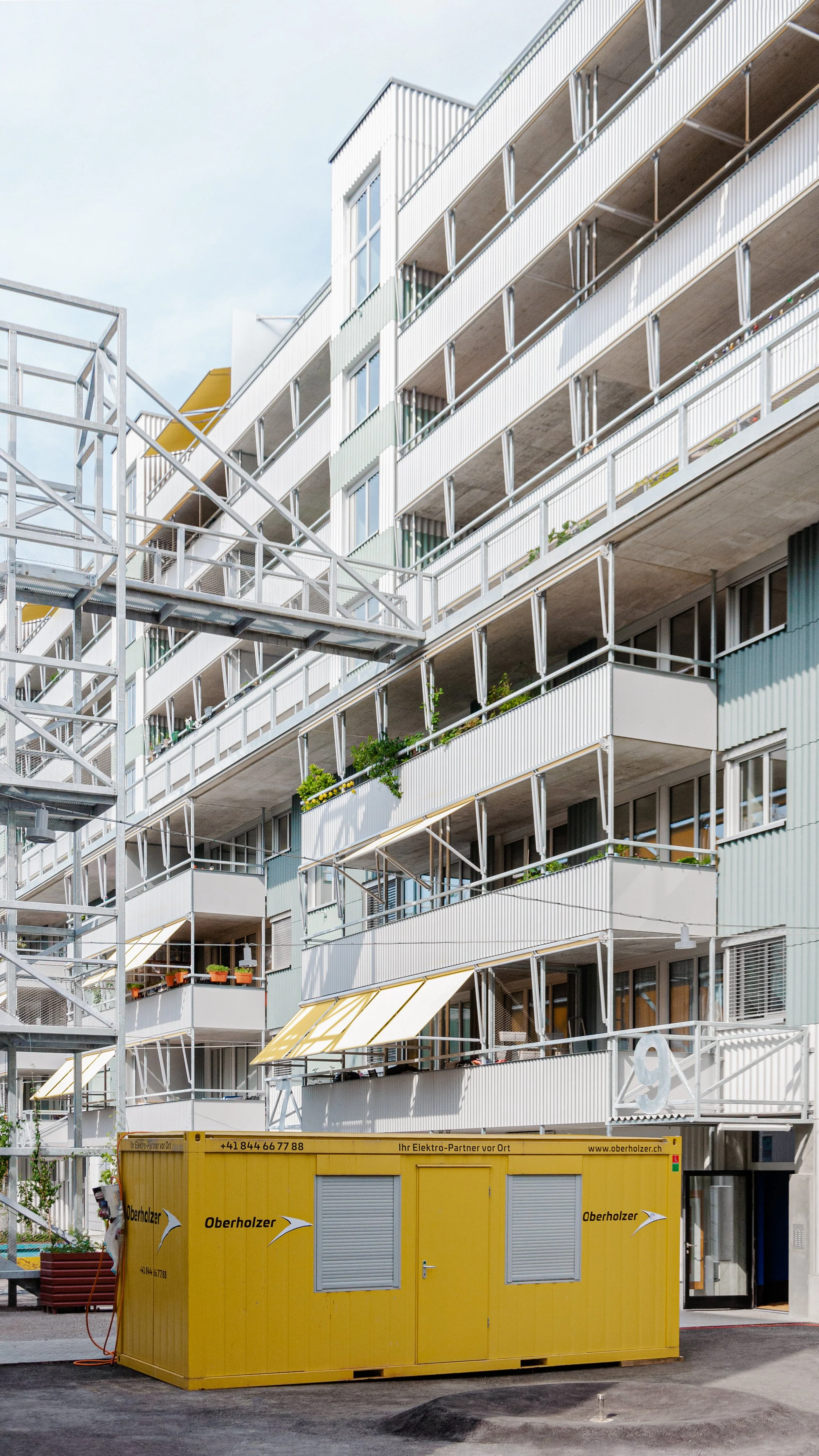 Hochbord Westhof Dübendorf, Conen Sigl - Courtyard