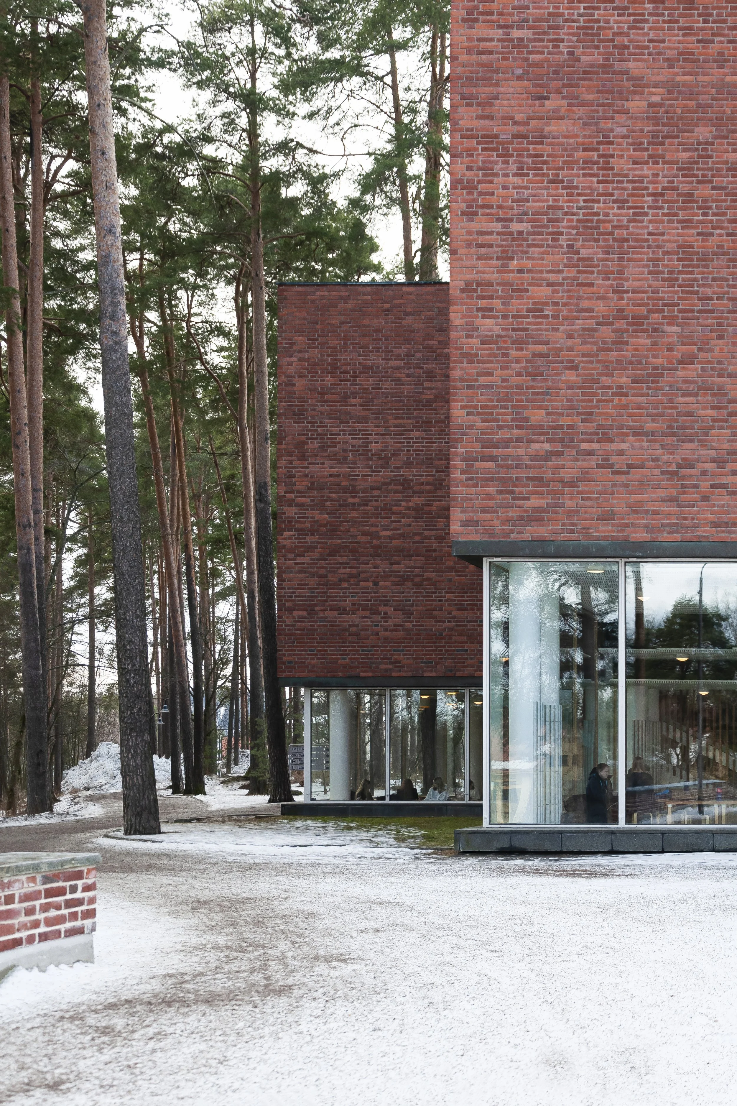 Jyväskylä University Campus, Alvar Aalto - Main entrance