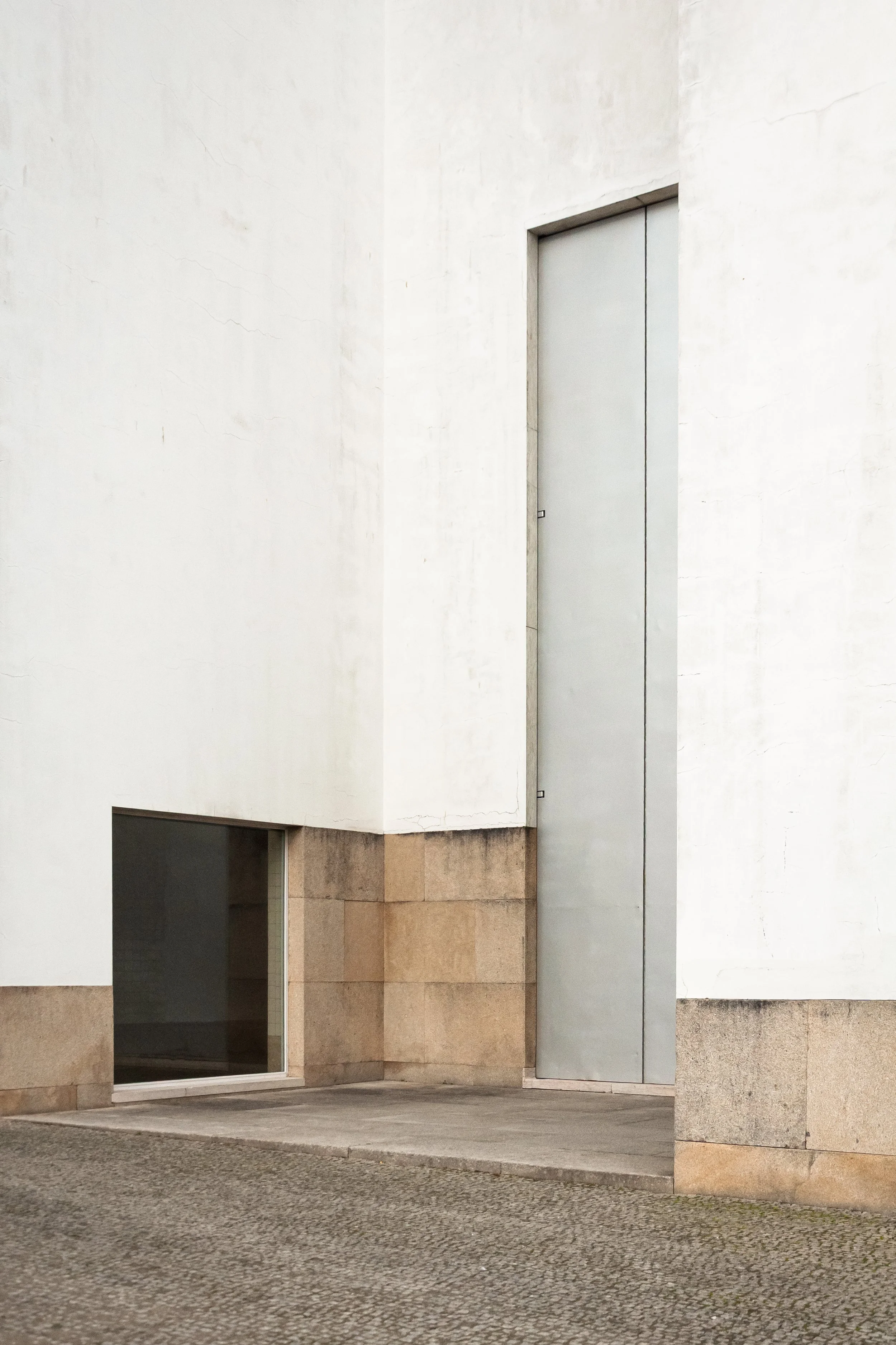 Santa Maria Church Marco de Canaveses, Álvaro Siza Vieira - Entrance
