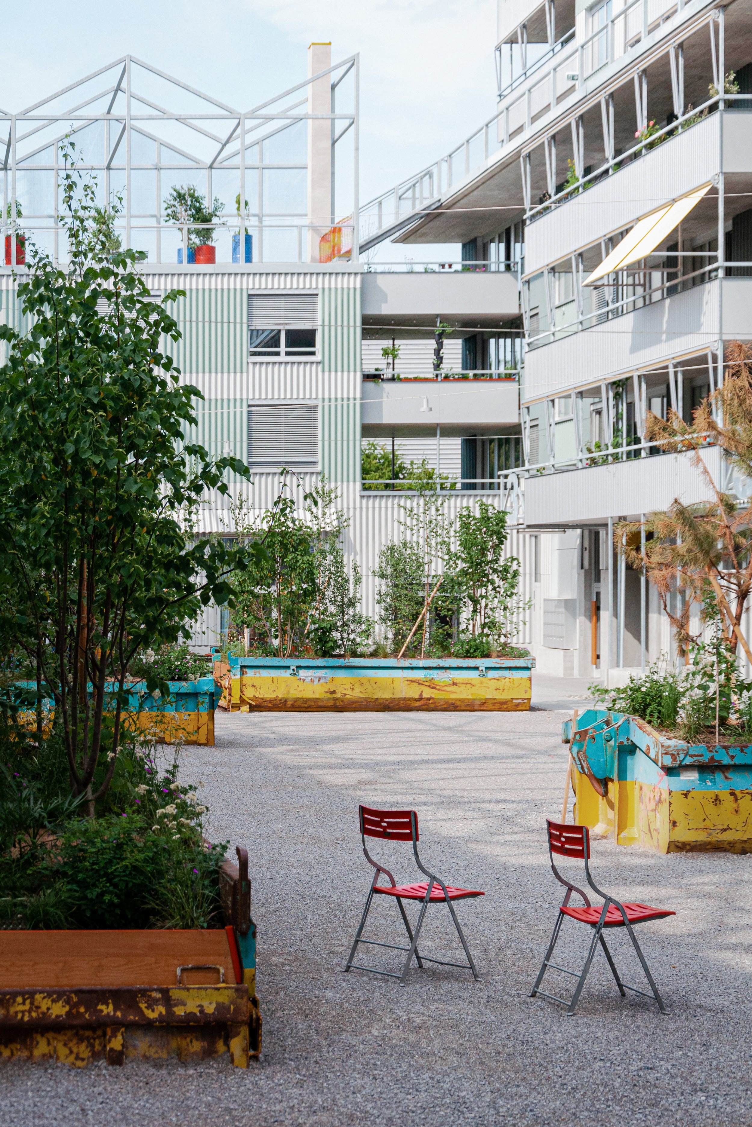 Hochbord Westhof Dübendorf, Conen Sigl - Courtyard