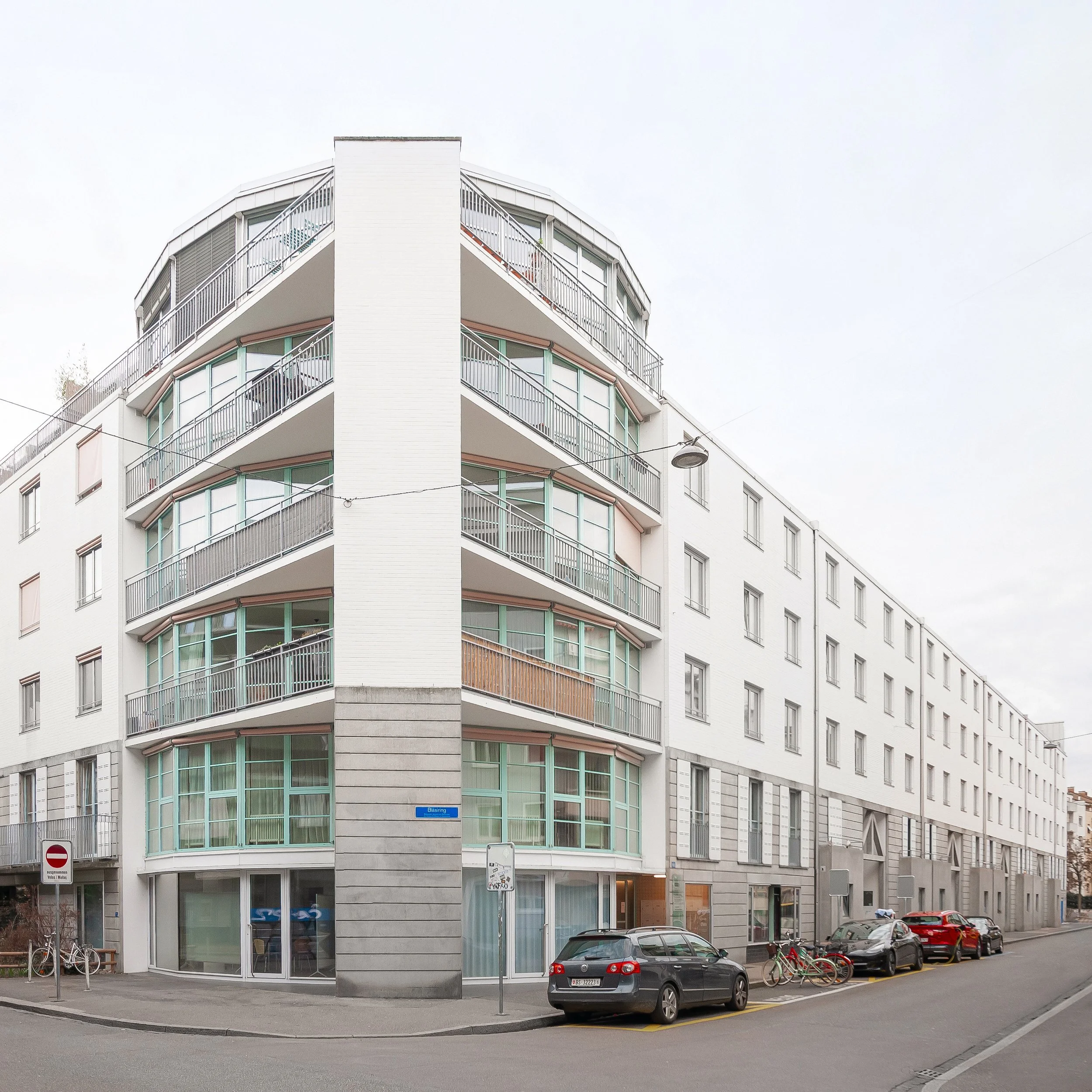 Apartment buildings Hammerstrasse Basel, Diener & Diener Architekten - Cylinder corner