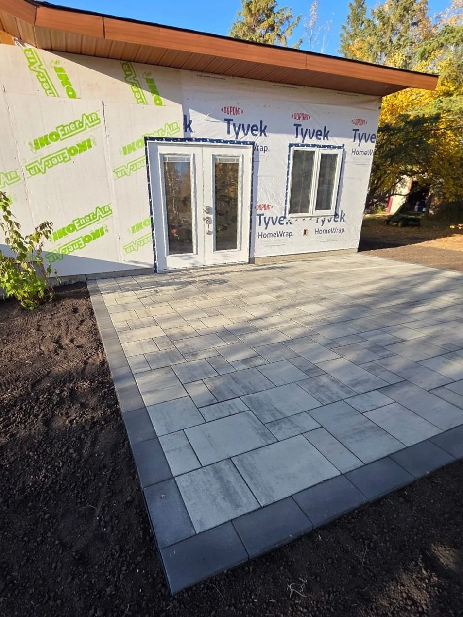 Custom pavung stones patio, pavers