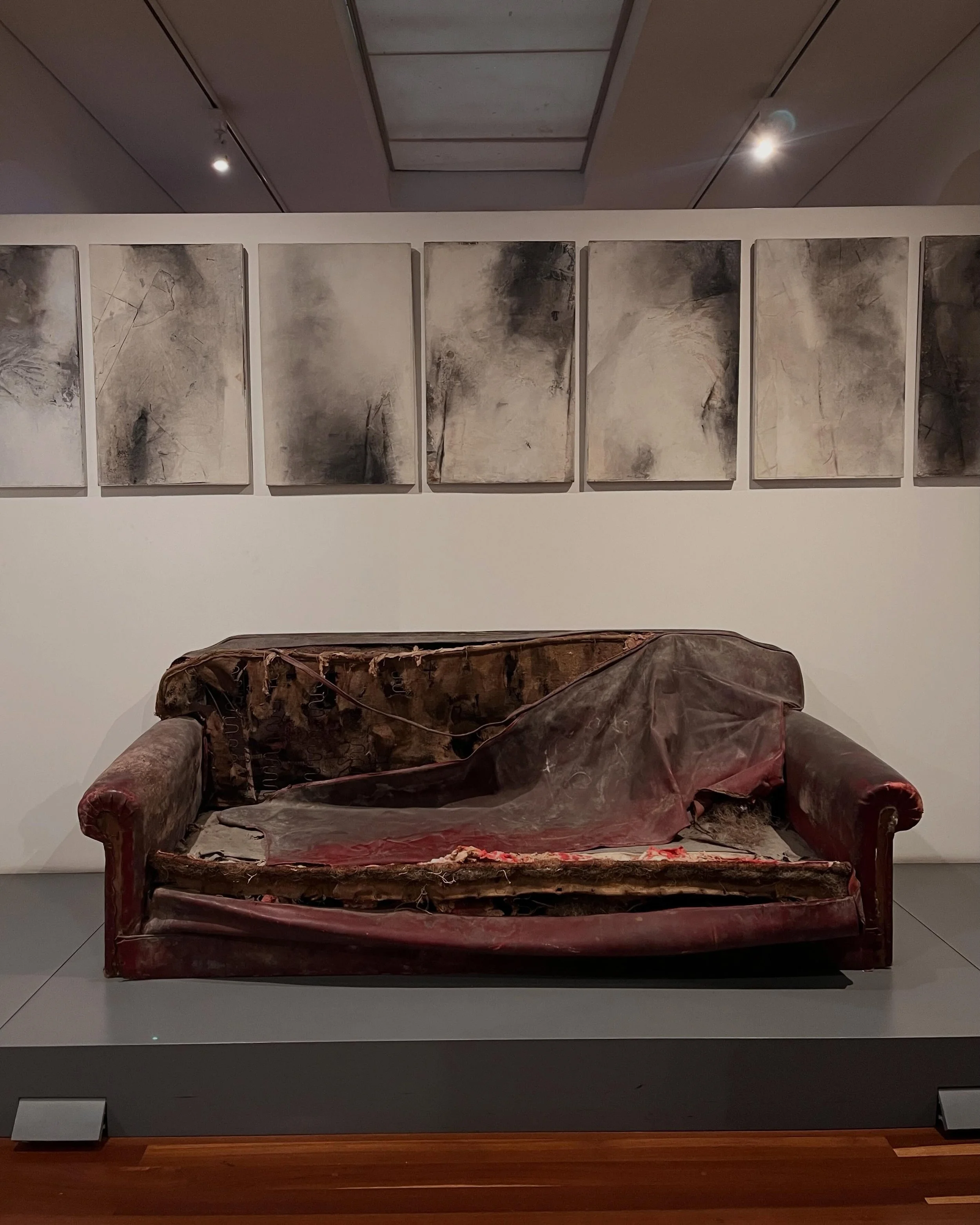 El otro d&iacute;a fui al museo nacional de Colombia y me record&oacute; lo incre&iacute;ble que es el arte en Colombia. Poder ver las piezas de grandes artistas colombianos narrando distintos momentos hist&oacute;ricos del pa&iacute;s. 
Muchas veces