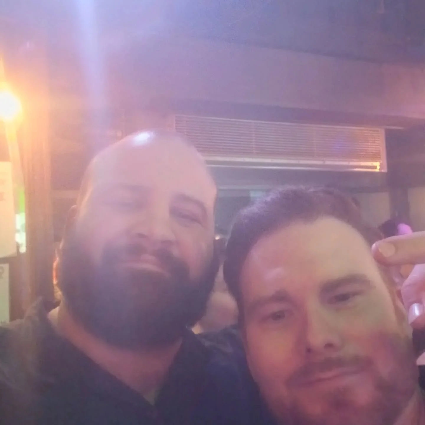 Chilling with Ed from @neonfieldsband fucking legend. Great to meet him at the @radio_wigwam 2026 awards. Well deserved award winner. 🤘🤘🤘🤘